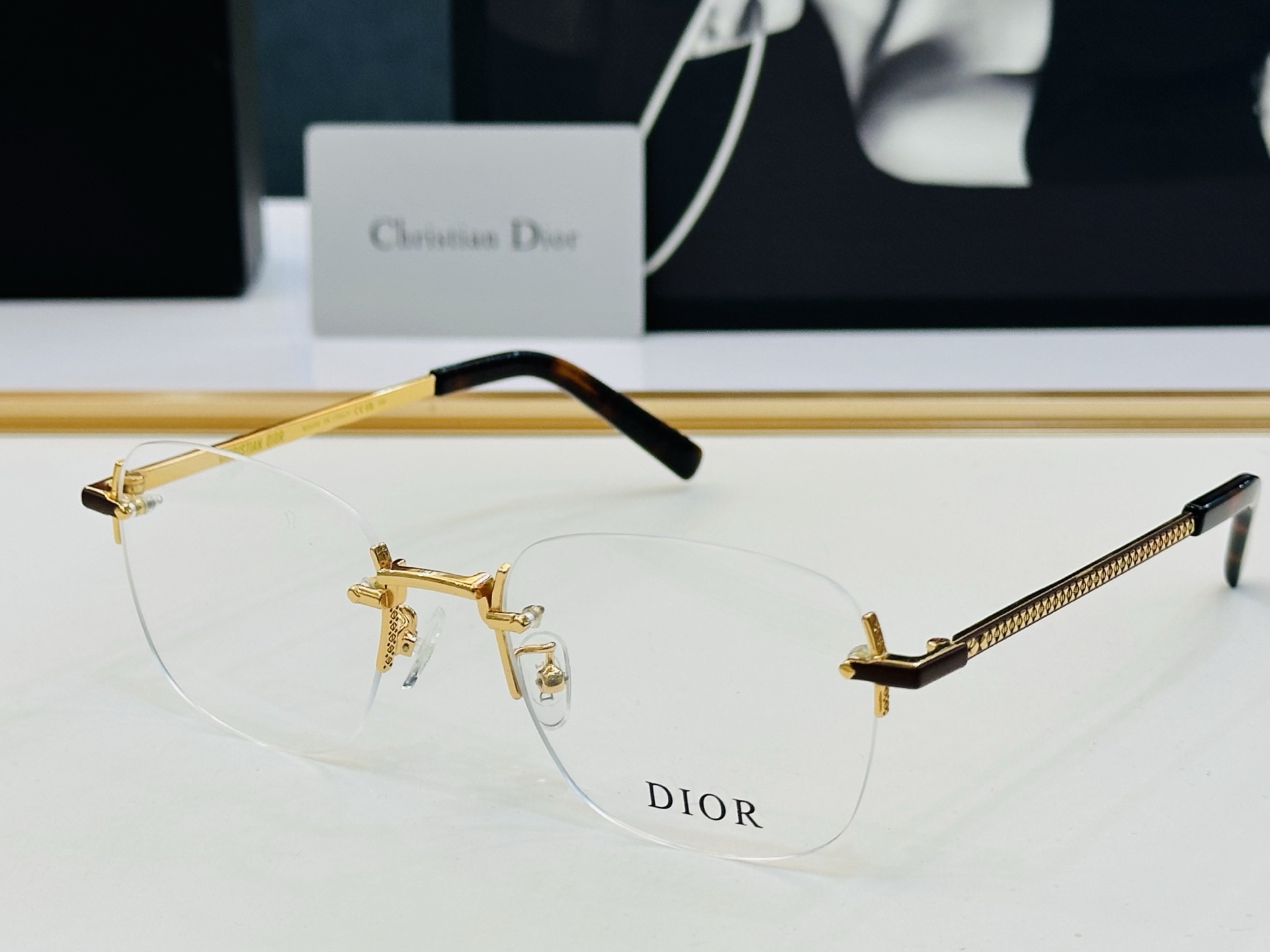 推荐 Dio* 迪家 CD OS5U Size：55口20-145 平光镜 镜腿精美装饰 XL时尚百搭 