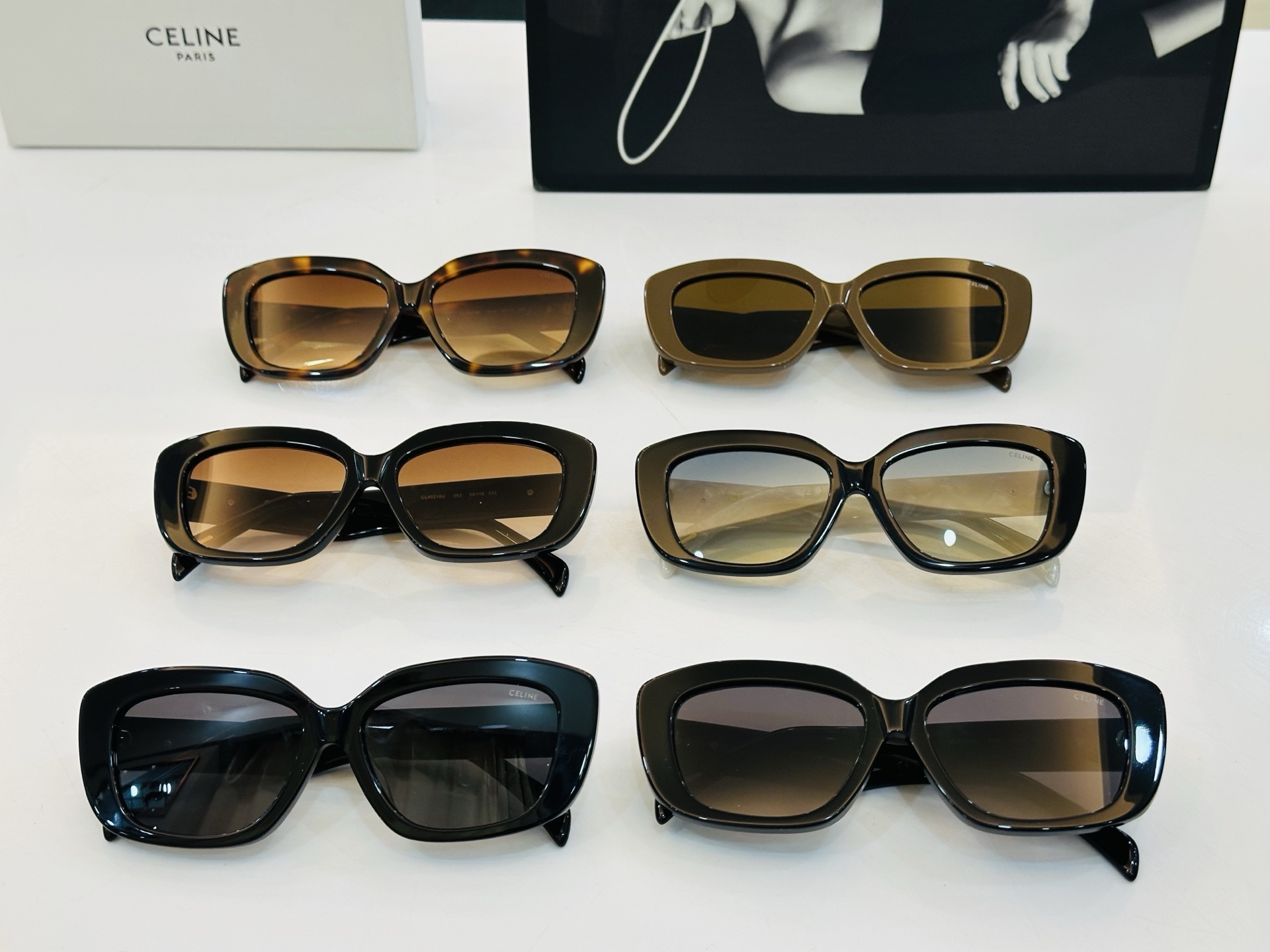 【CELINE】赛琳 CL40216U Size：56口16-145 一直热销的款式，欧美风 光泽度好 