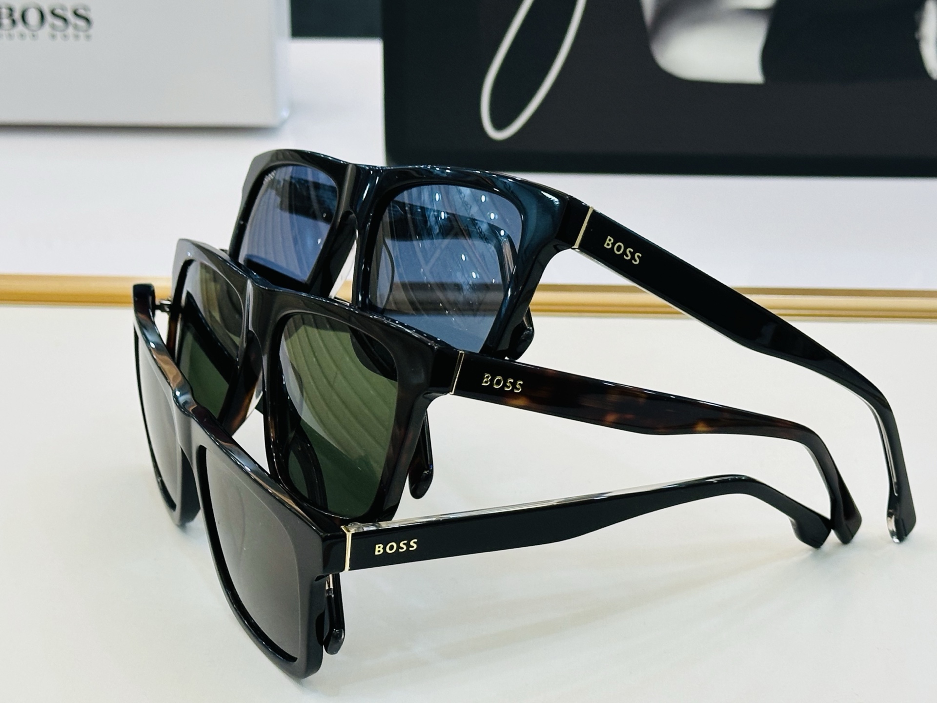 🆕 BOSS 1759/G/S Size：57口17-145 🕶🕶💋💋👣👣 高品质 不挑脸 经典不过时框