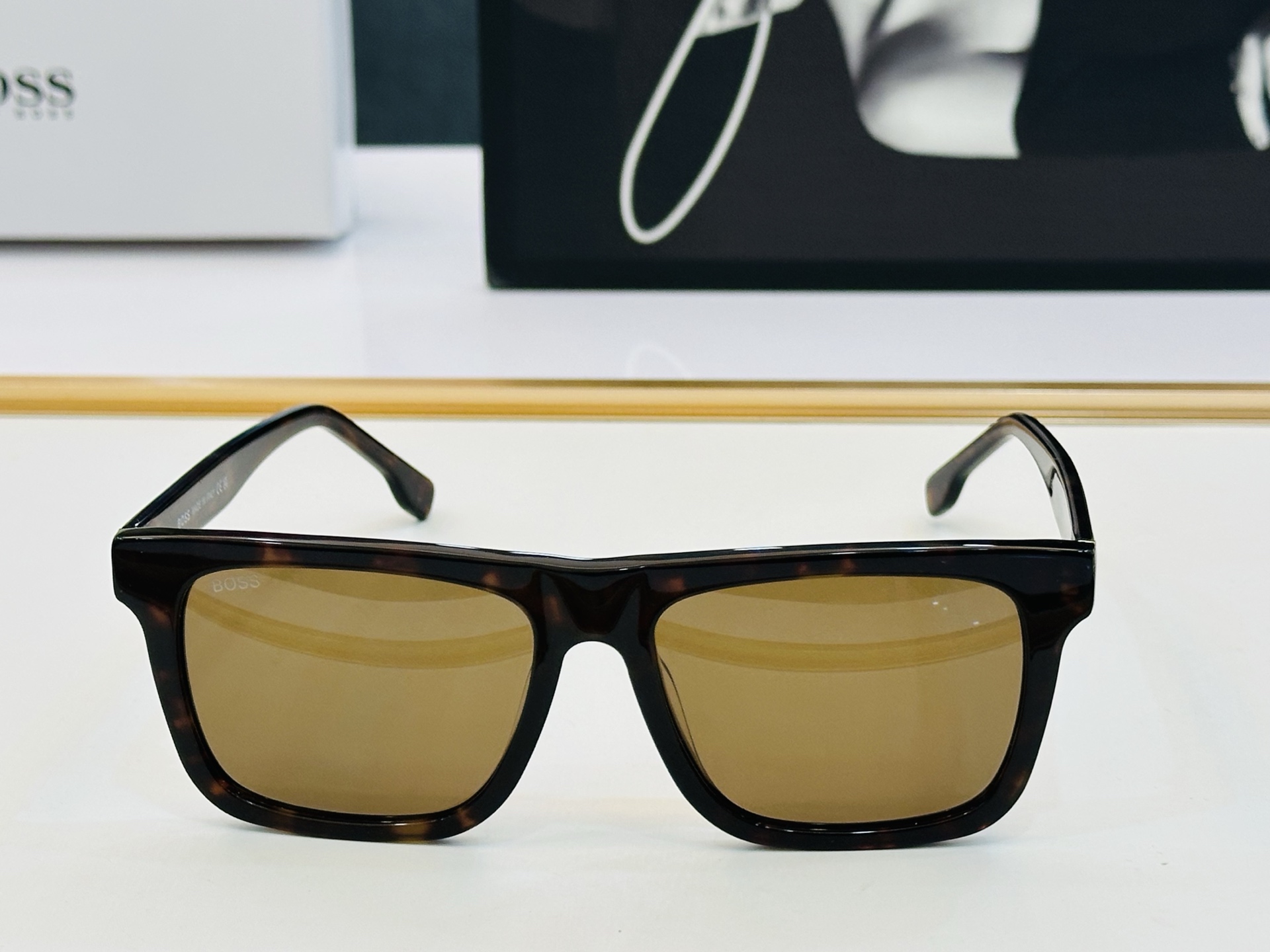 🆕 BOSS 1759/G/S Size：57口17-145 🕶🕶💋💋👣👣 高品质 不挑脸 经典不过时框