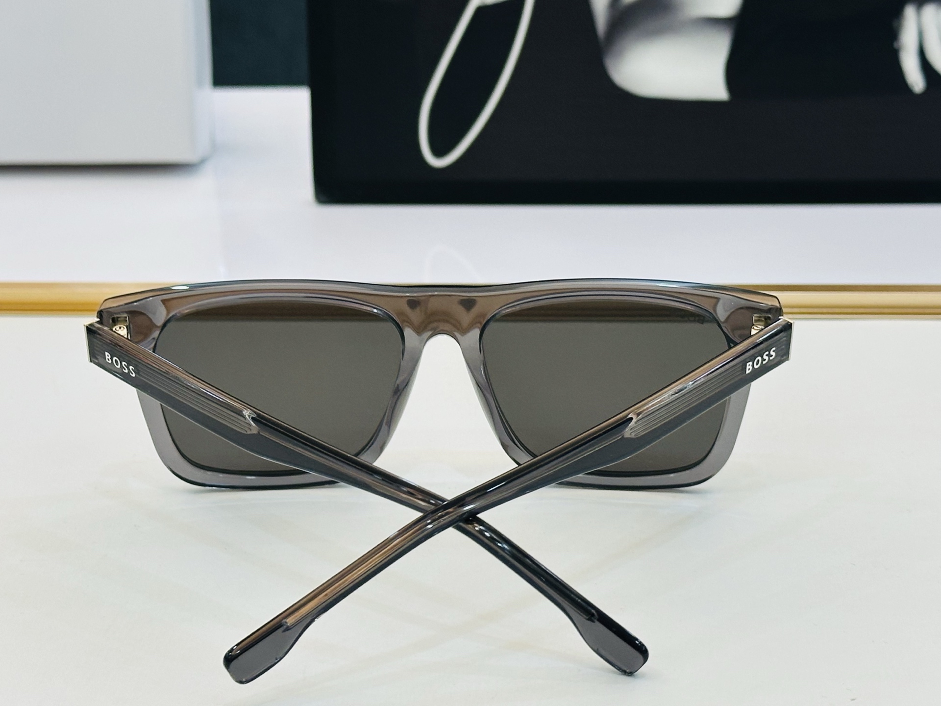 🆕 BOSS 1759/G/S Size：57口17-145 🕶🕶💋💋👣👣 高品质 不挑脸 经典不过时框