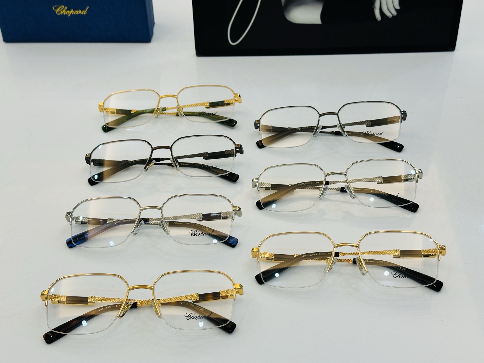 原版 ChoPard肖邦 MODEL: VCHL51 Size：57口18-145 以现代时尚的设计风格