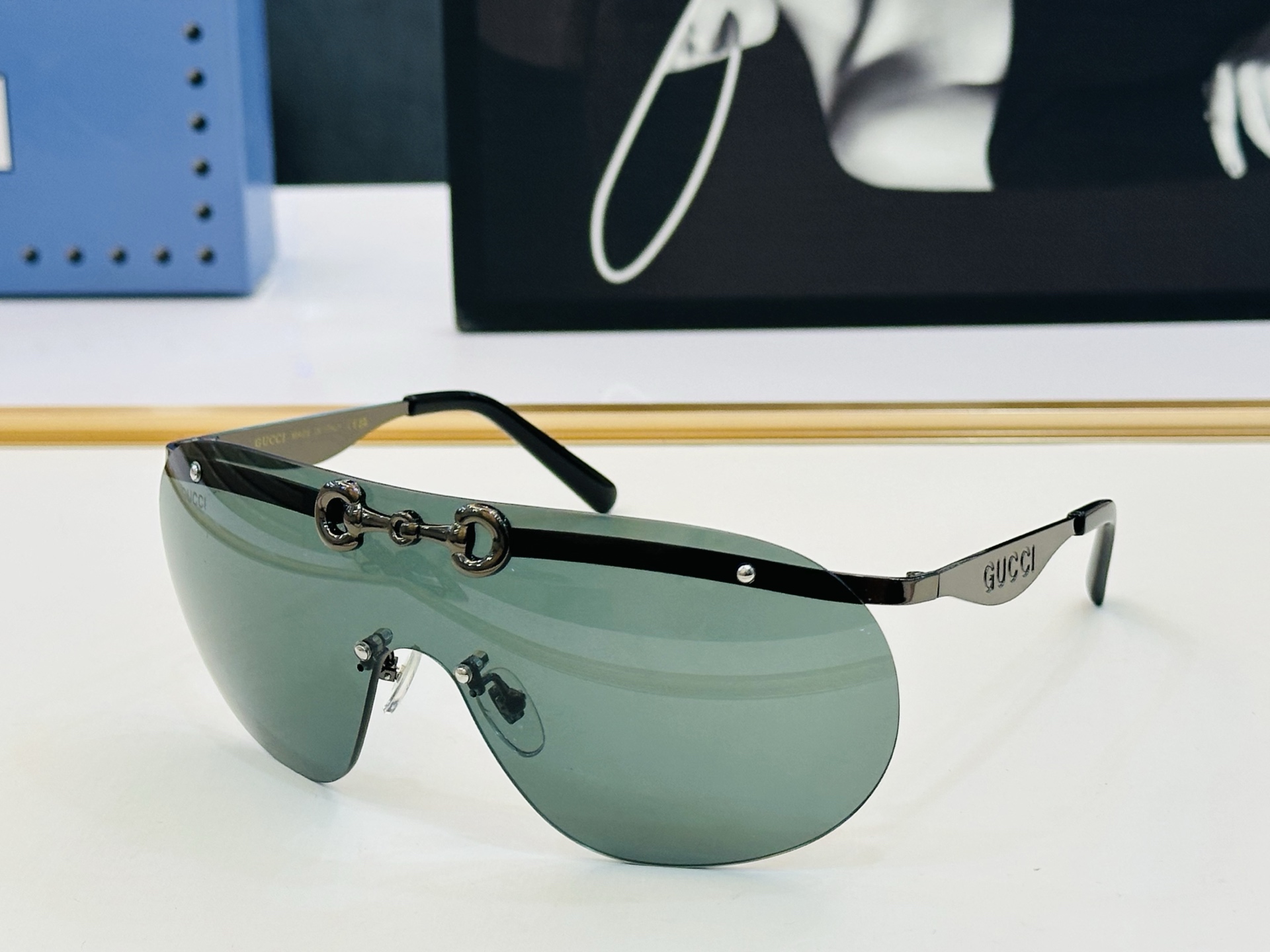 🆕 👏👏GUCC*👍古家GG1656S Size：146口0-122 搭配镜框🔝b❤太阳镜