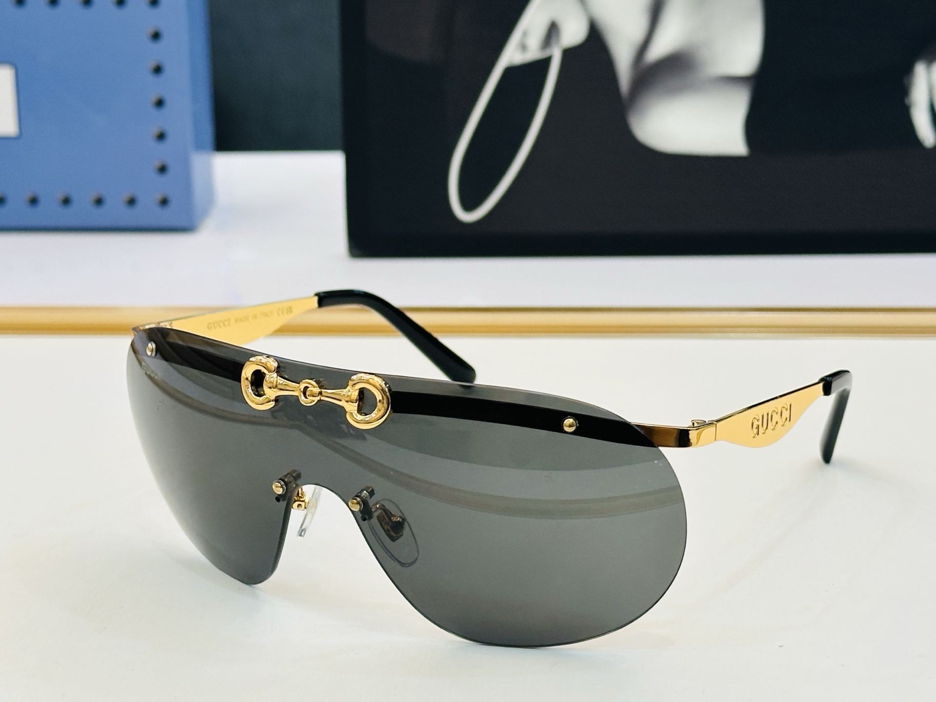 🆕 👏👏GUCC*👍古家GG1656S Size：146口0-122 搭配镜框🔝b❤太阳镜