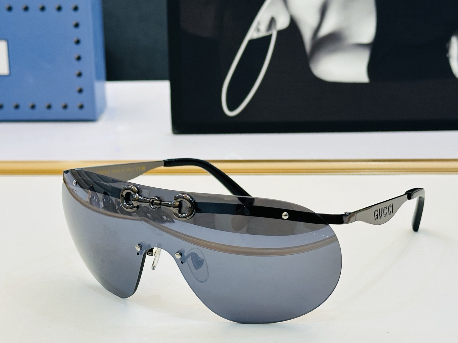 🆕 👏👏GUCC*👍古家GG1656S Size：146口0-122 搭配镜框🔝b❤太阳镜