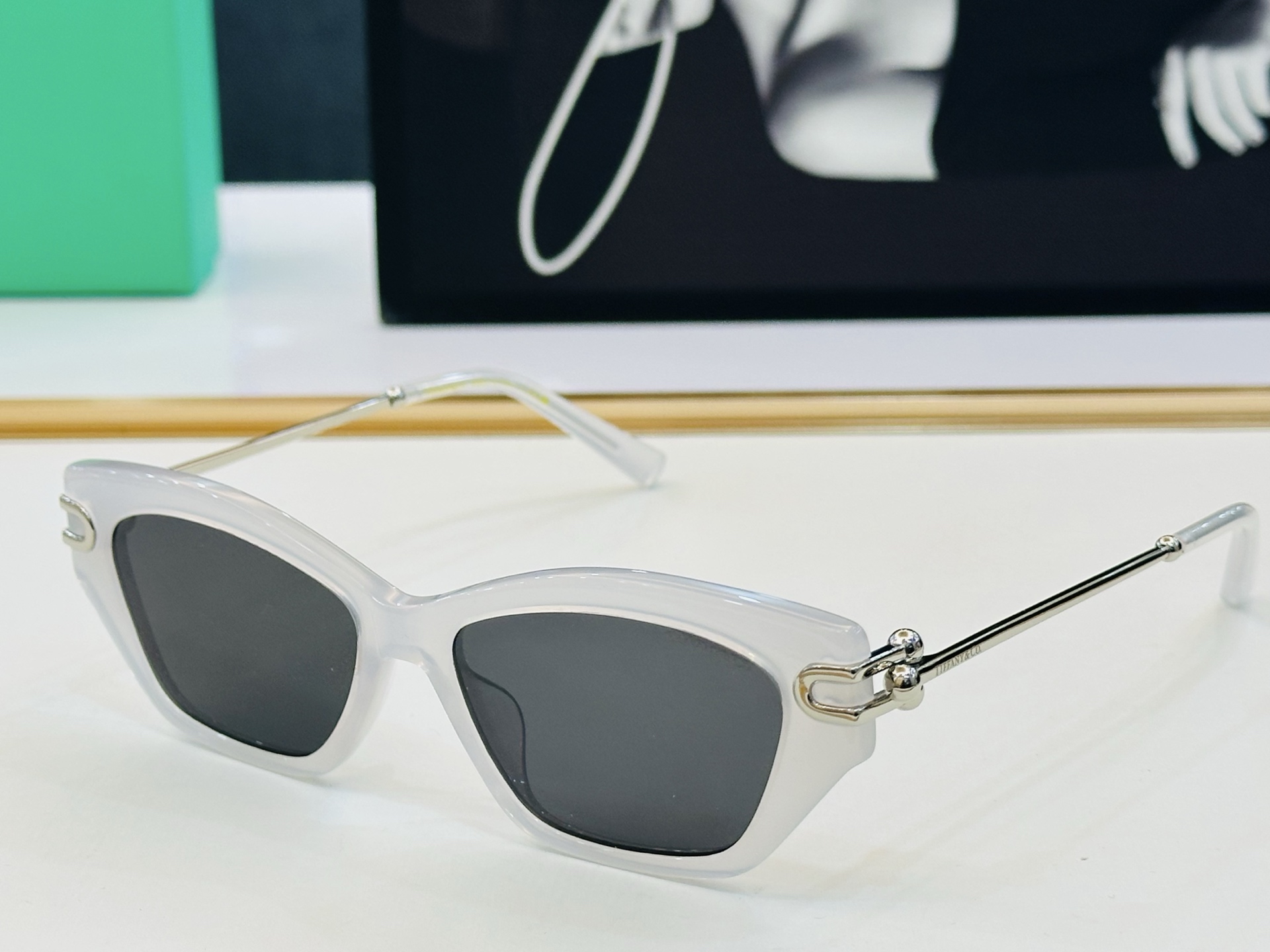 蒂芙家 Tiffany & CO. TF4231U Size：53口16-140 时尚太阳镜架 👍b多色