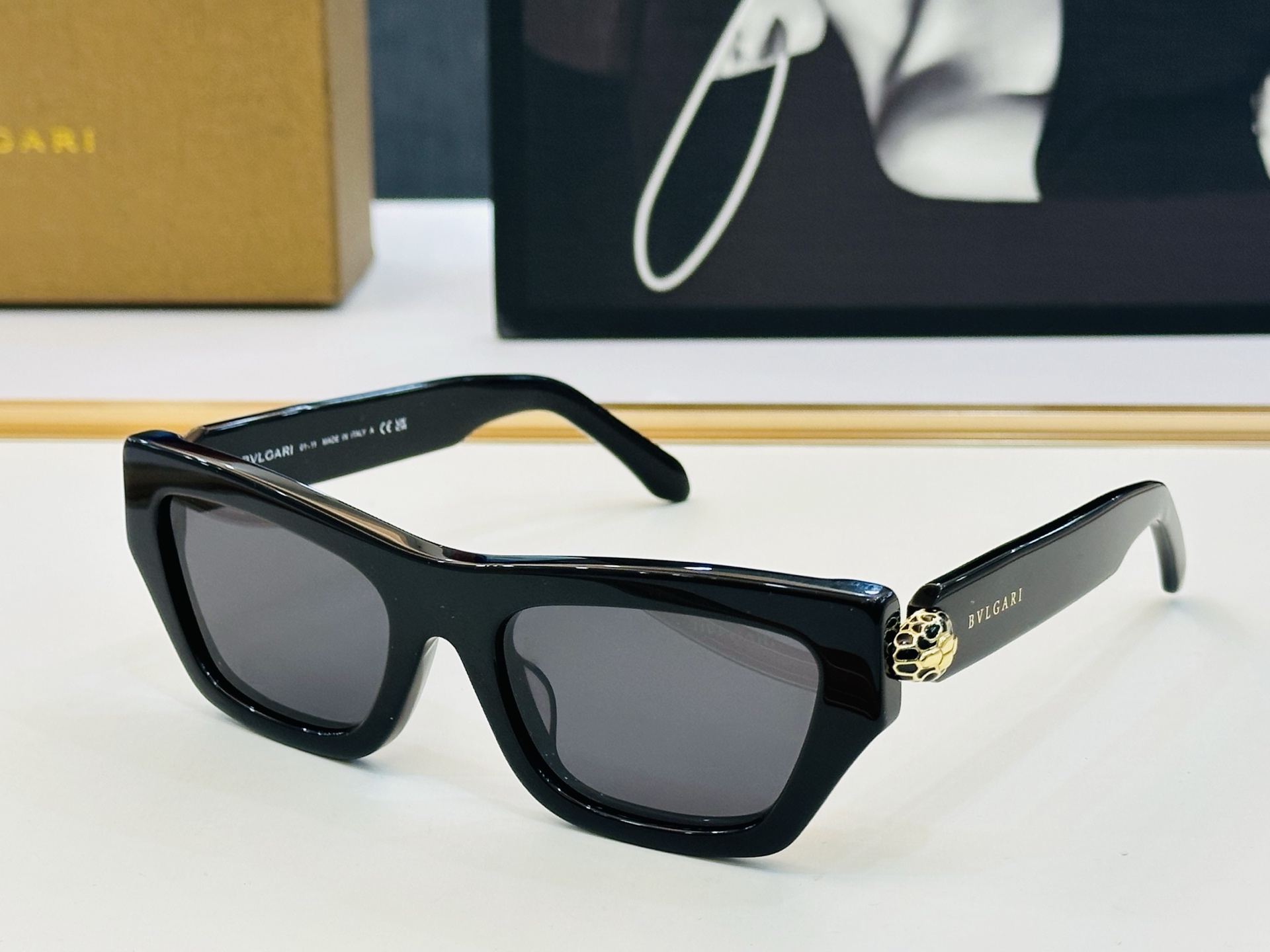 NO:376360,Model sold on the official website BV40085 Size 54 20-140 You must buy the quality is perfect C must have on the street, glasses, sunglasses, sunglasses, glasses, bottega veneta19860909款 官网同售 宝格家 BV40085  Size 54口20-140 绝对要买品质非常完美 C出街必备 眼镜墨镜太阳镜,眼镜,bottega veneta,glasses