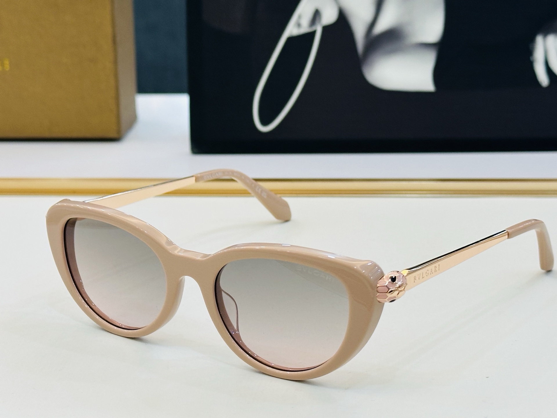 🆕款 官网同售 宝格家 BV40067 👍 Size ：50口19-140 绝对要买😎品质非常完美 C出