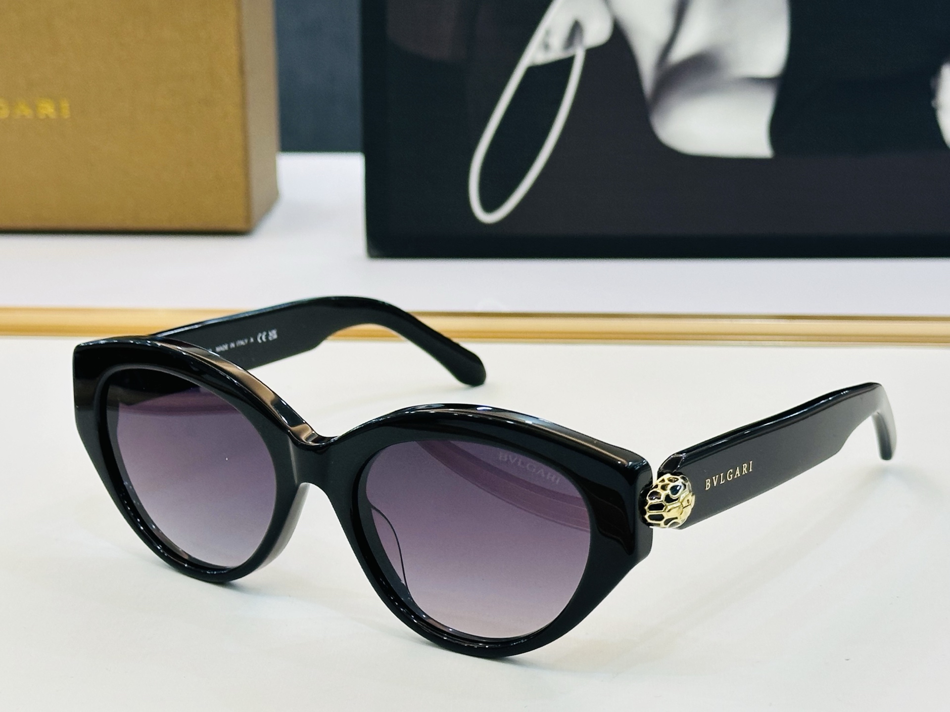 NO:376372,Model sold on the official website BV40084U Size 53 19-140 You must buy the quality is perfect C must have on the street Glasses Sunglasses Sunglasses, glasses, bottega veneta19860909款 官网同售 宝格家 BV40084U Size 53口19-140 绝对要买品质非常完美 C出街必备 眼镜墨镜太阳镜,眼镜,bottega veneta,glasses