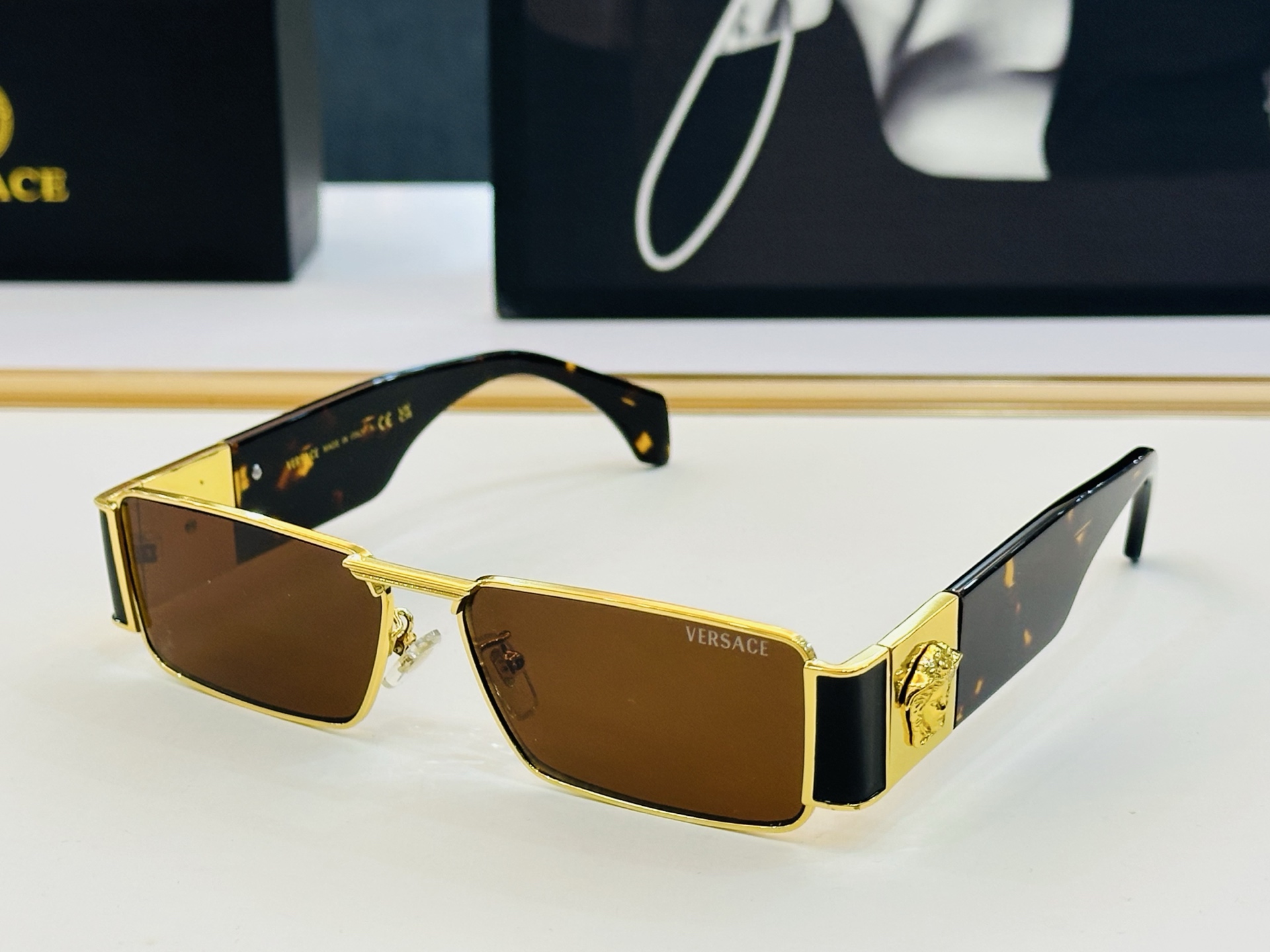 ❤️❤️范思家 VERSACE✨✨✨MODEL：VE2286 Size：57口14-145 ✨C有范