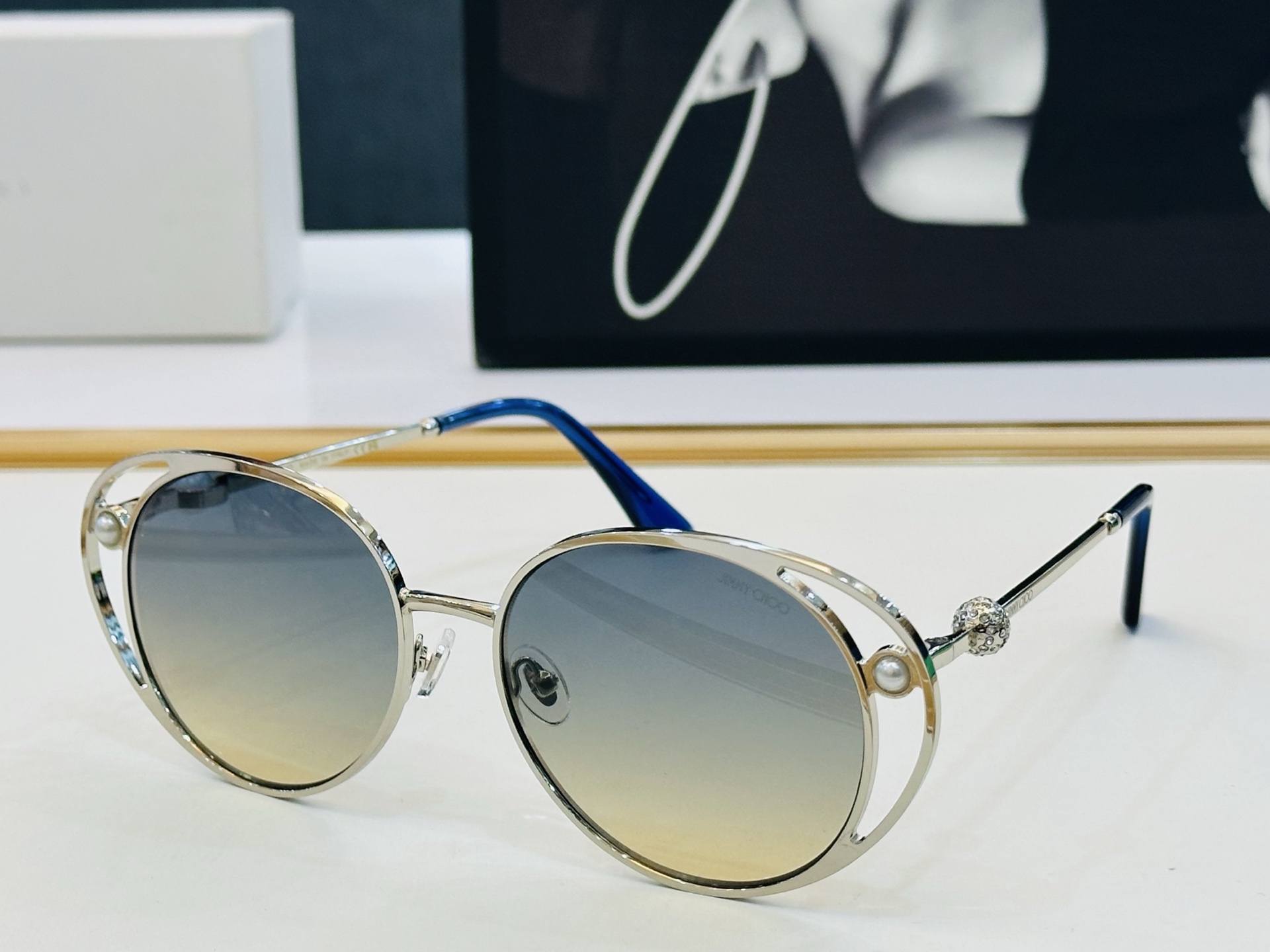 JIMMY CHO* 吉米家 JC4003 Size：55口21-145 新款 坚持一如既往最高品质 百