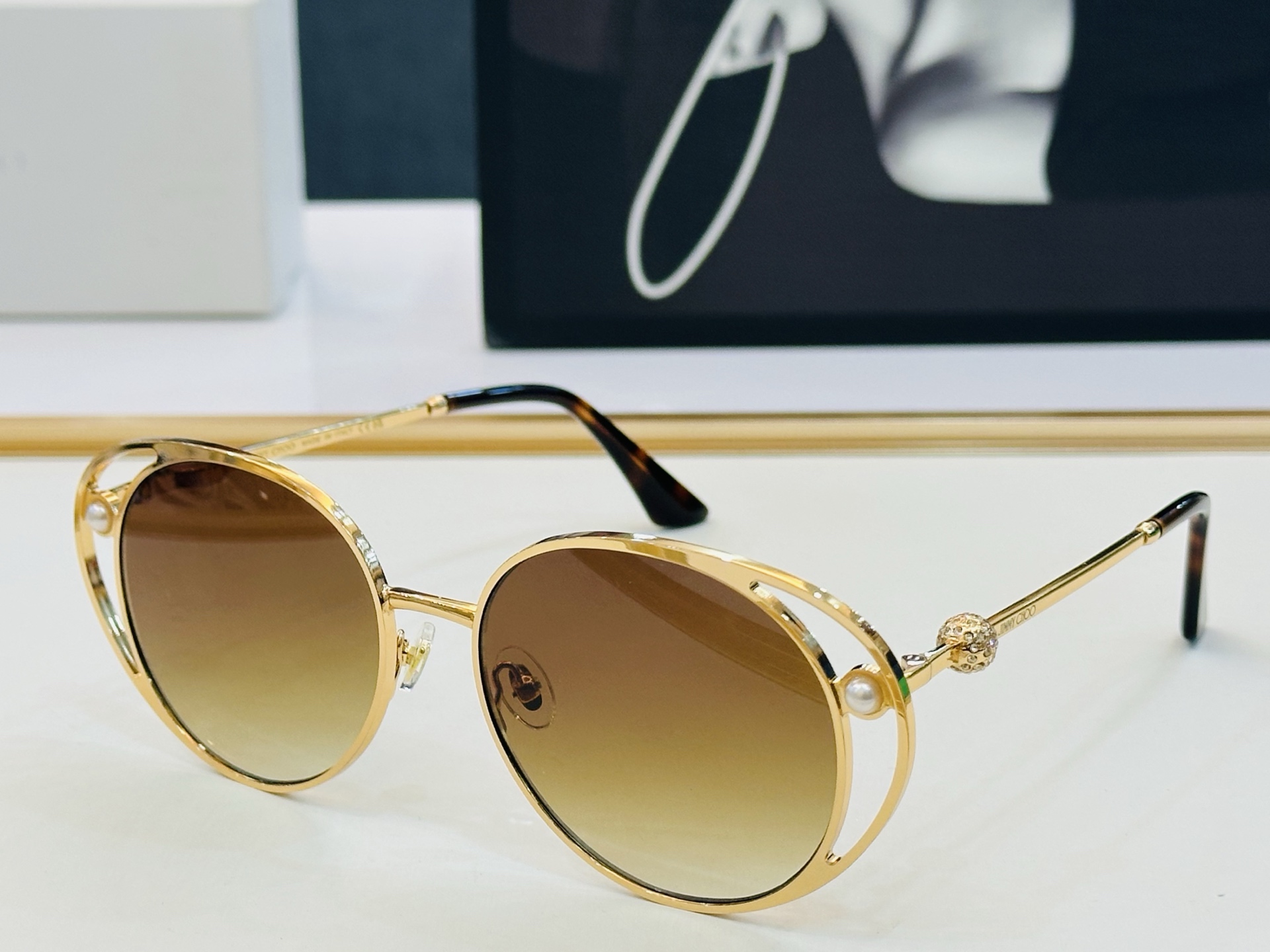 JIMMY CHO* 吉米家 JC4003 Size：55口21-145 新款 坚持一如既往最高品质 百