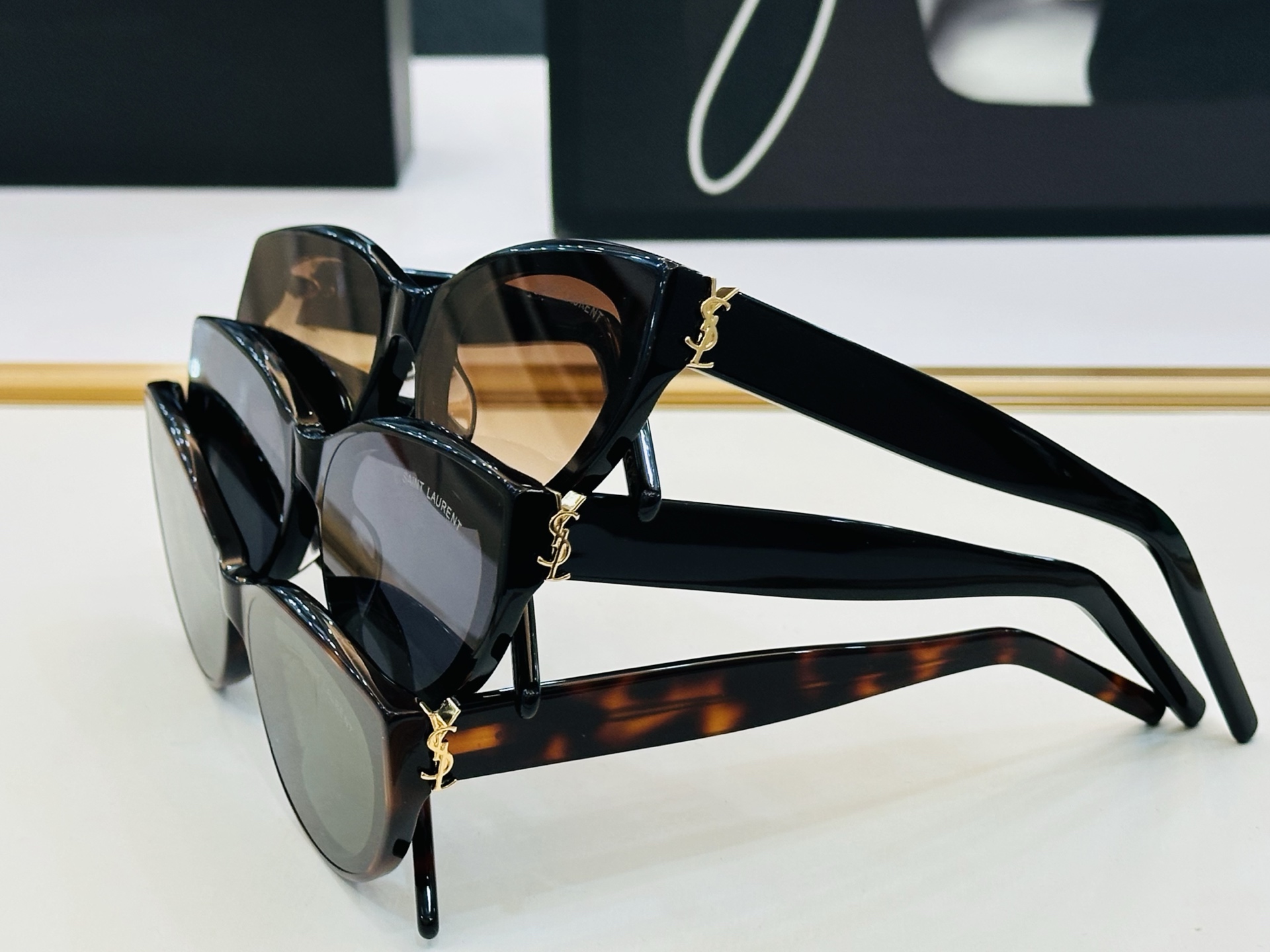 网红爆款 圣罗兰💫SL M250 💫Size：62口17-145 板材框设计 💎❤️XL俏皮甜美质感超好