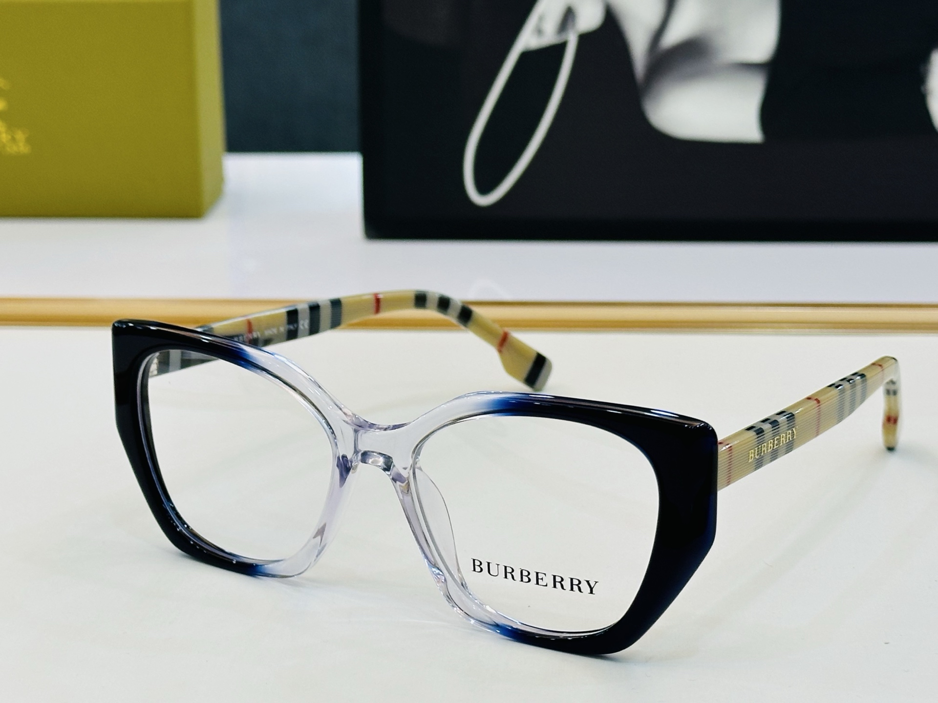 新款 BURBERR*🔻巴家 BE2445 百搭镜架Size：53口19-145 高品质 到货 🌲🌲🌲Z