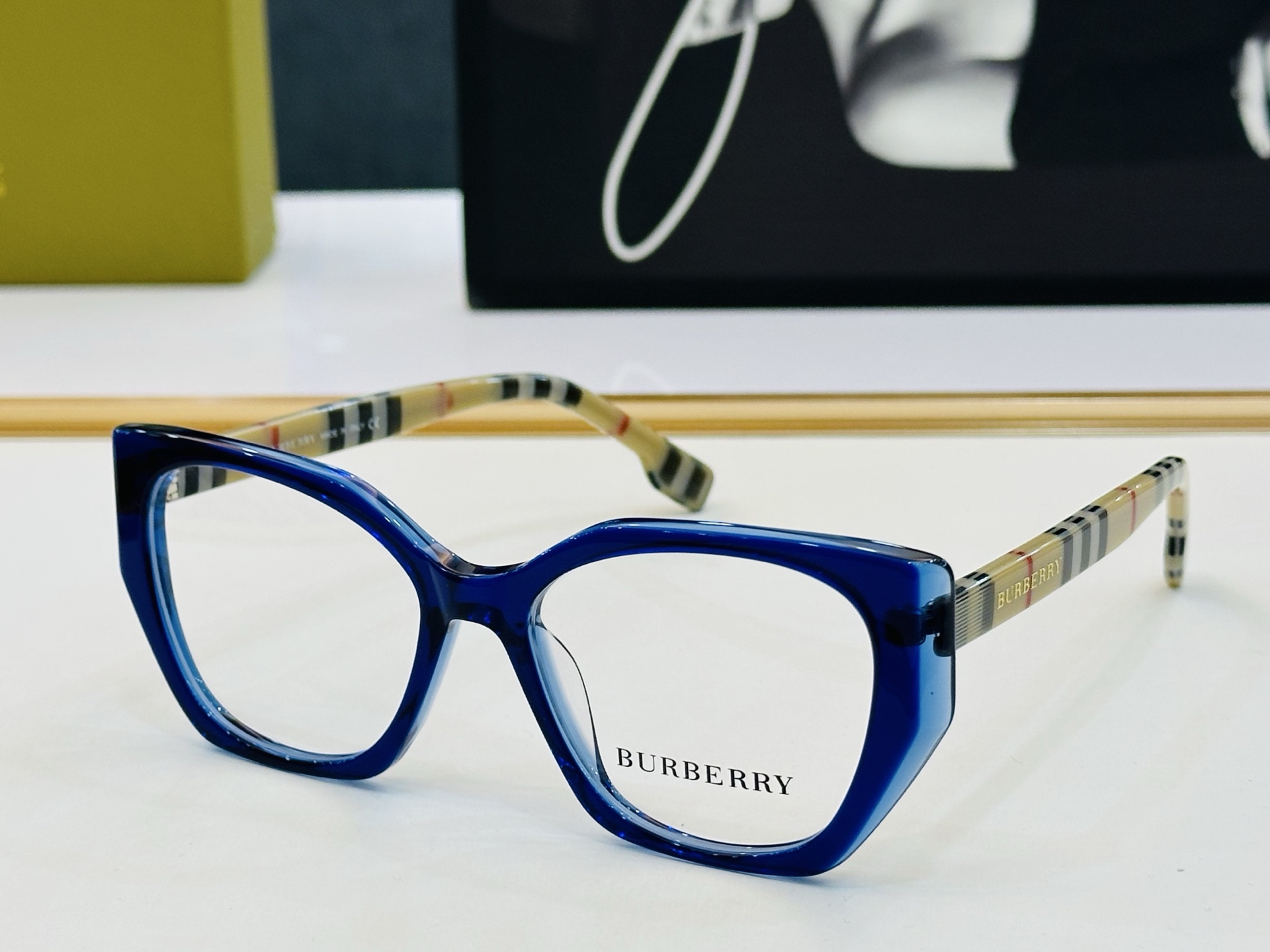 新款 BURBERR*🔻巴家 BE2445 百搭镜架Size：53口19-145 高品质 到货 🌲🌲🌲Z