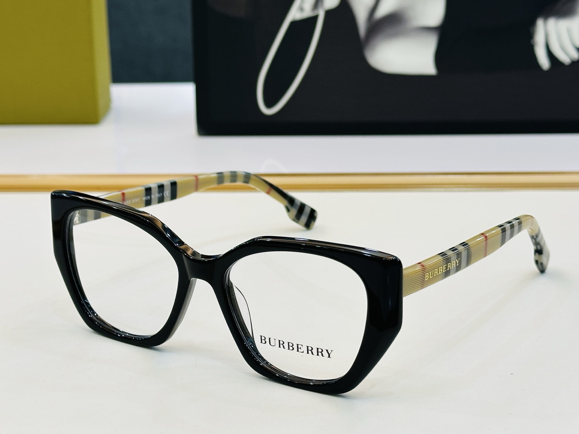 新款 BURBERR*🔻巴家 BE2445 百搭镜架Size：53口19-145 高品质 到货 🌲🌲🌲Z