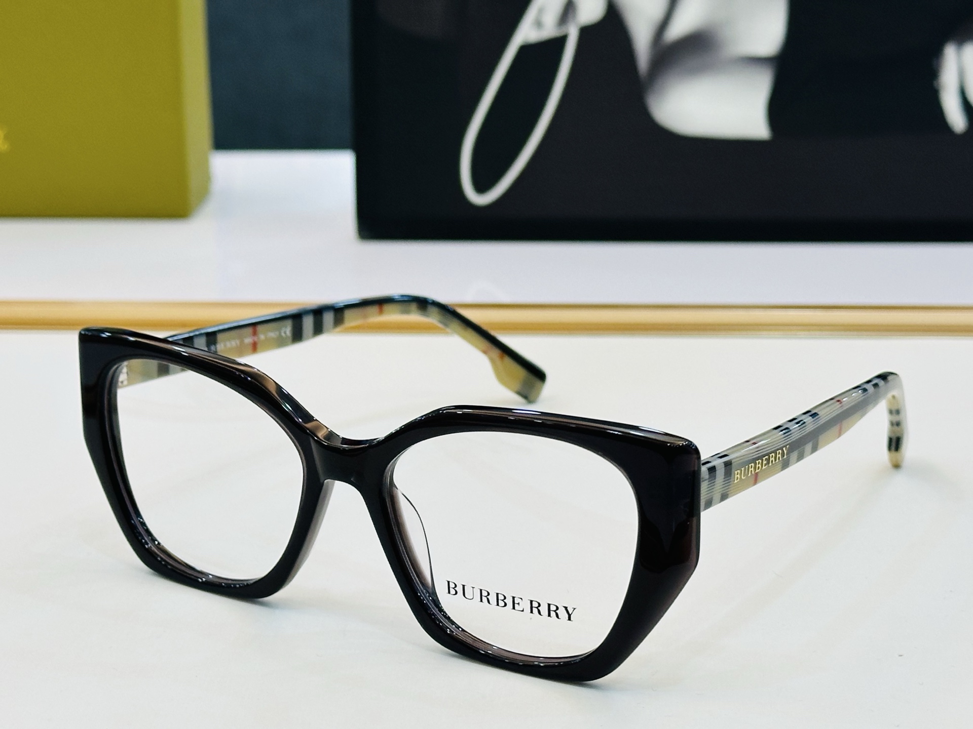 新款 BURBERR*🔻巴家 BE2445 百搭镜架Size：53口19-145 高品质 到货 🌲🌲🌲Z