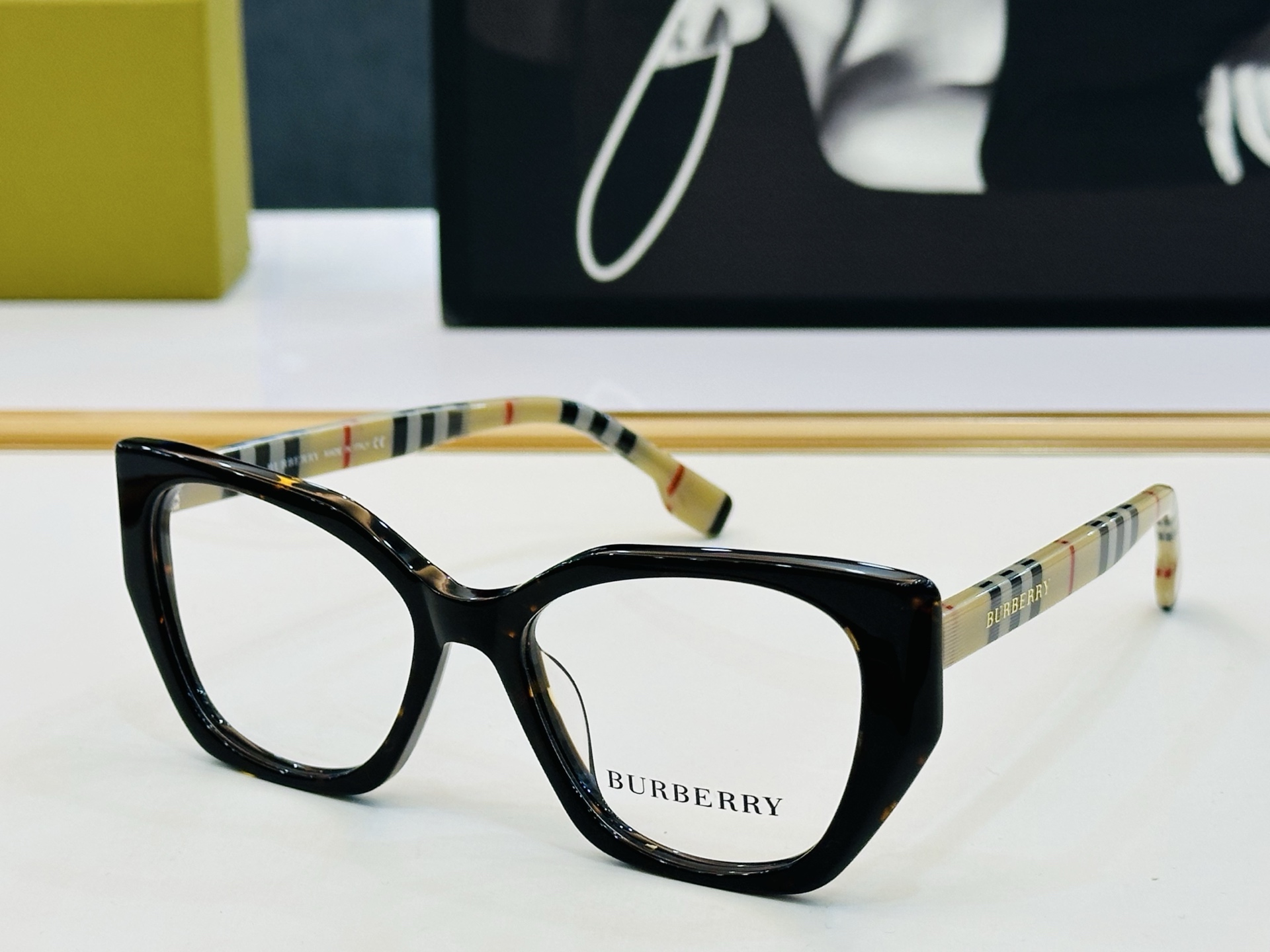 新款 BURBERR*🔻巴家 BE2445 百搭镜架Size：53口19-145 高品质 到货 🌲🌲🌲Z