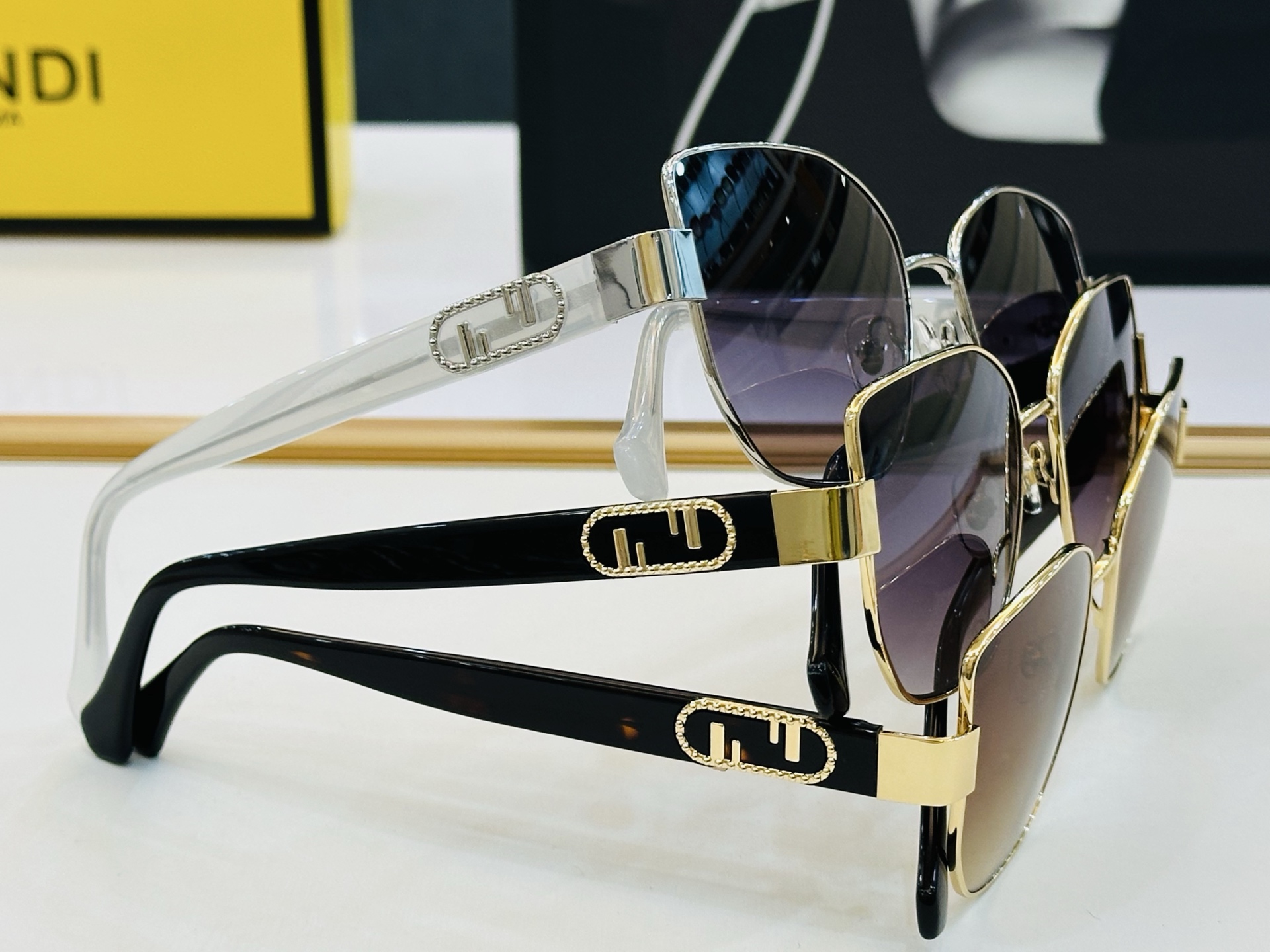 。新款FEND* FE40051 Size：54口18-145 🎁芬家 L👏时尚经典