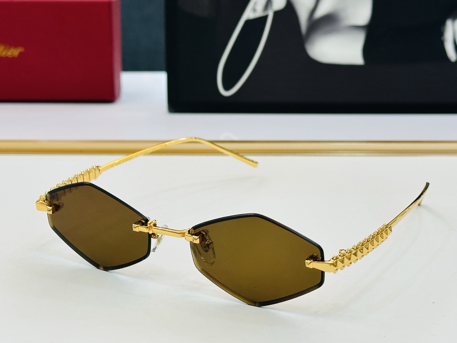 🆕 原版Cartie* 卡家 太阳镜 CT01595 Size：58口口19-142电镀工艺精湛大牌品 