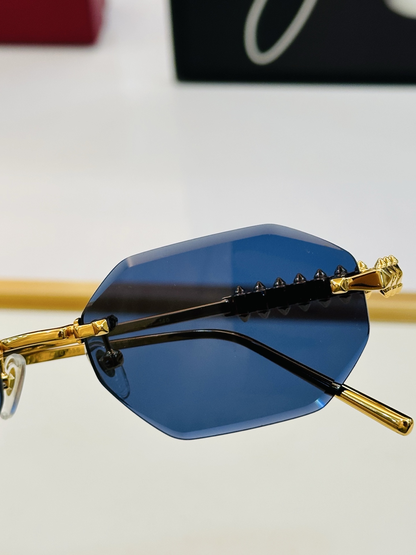 🆕 原版Cartie* 卡家 太阳镜 CT0703S Size：58口口18-145电镀工艺精湛大牌品 