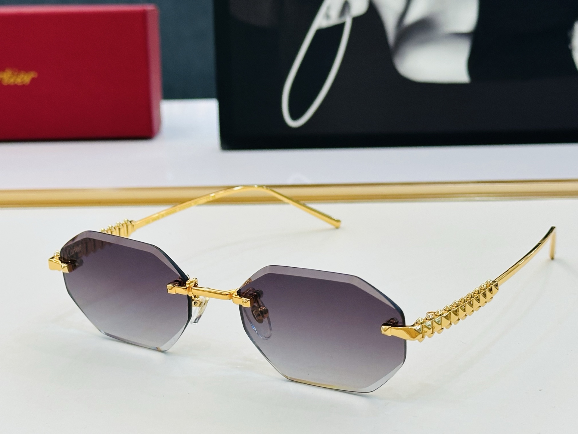 🆕 原版Cartie* 卡家 太阳镜 CT0703S Size：58口口18-145电镀工艺精湛大牌品 