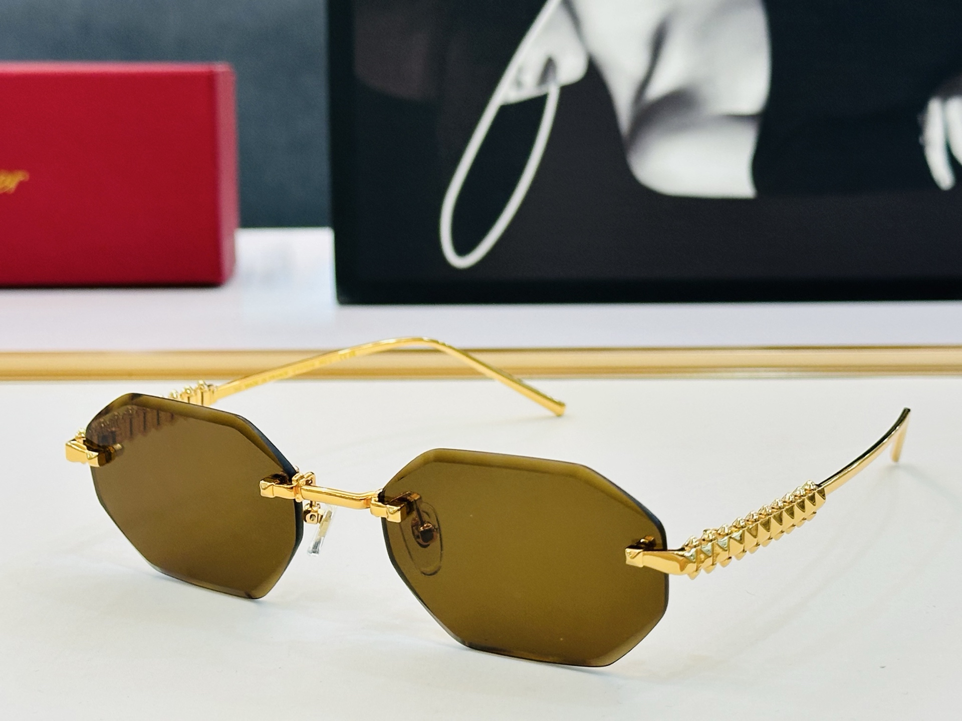 🆕 原版Cartie* 卡家 太阳镜 CT0703S Size：58口口18-145电镀工艺精湛大牌品 