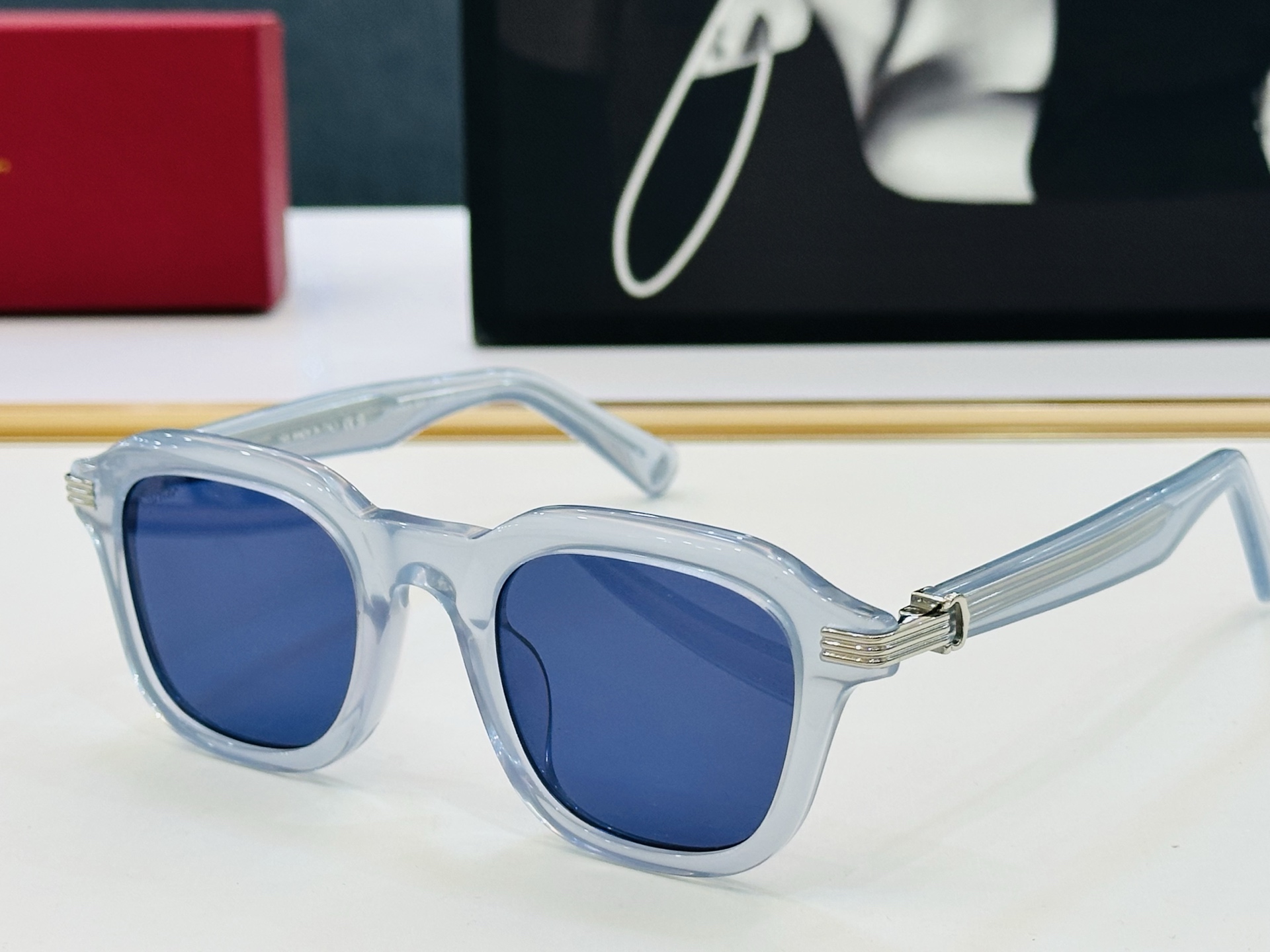 Cartie* 卡家 太阳镜 CT05363 Size：55口21-145 电镀工艺精湛气质十足！CC男