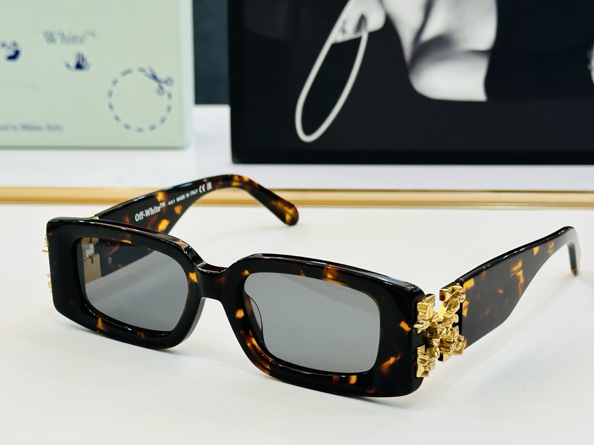 官网款 OFF WHITE MODEL:OER1098F SIZE: 51口20-145 S时尚太阳镜