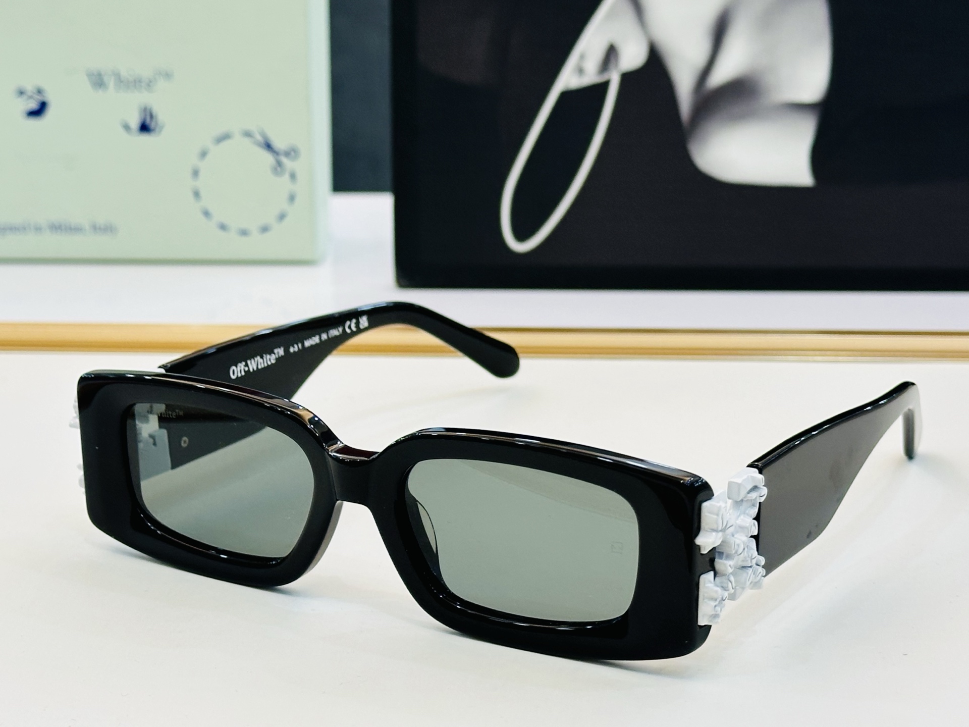 官网款 OFF WHITE MODEL:OER1098F SIZE: 51口20-145 S时尚太阳镜