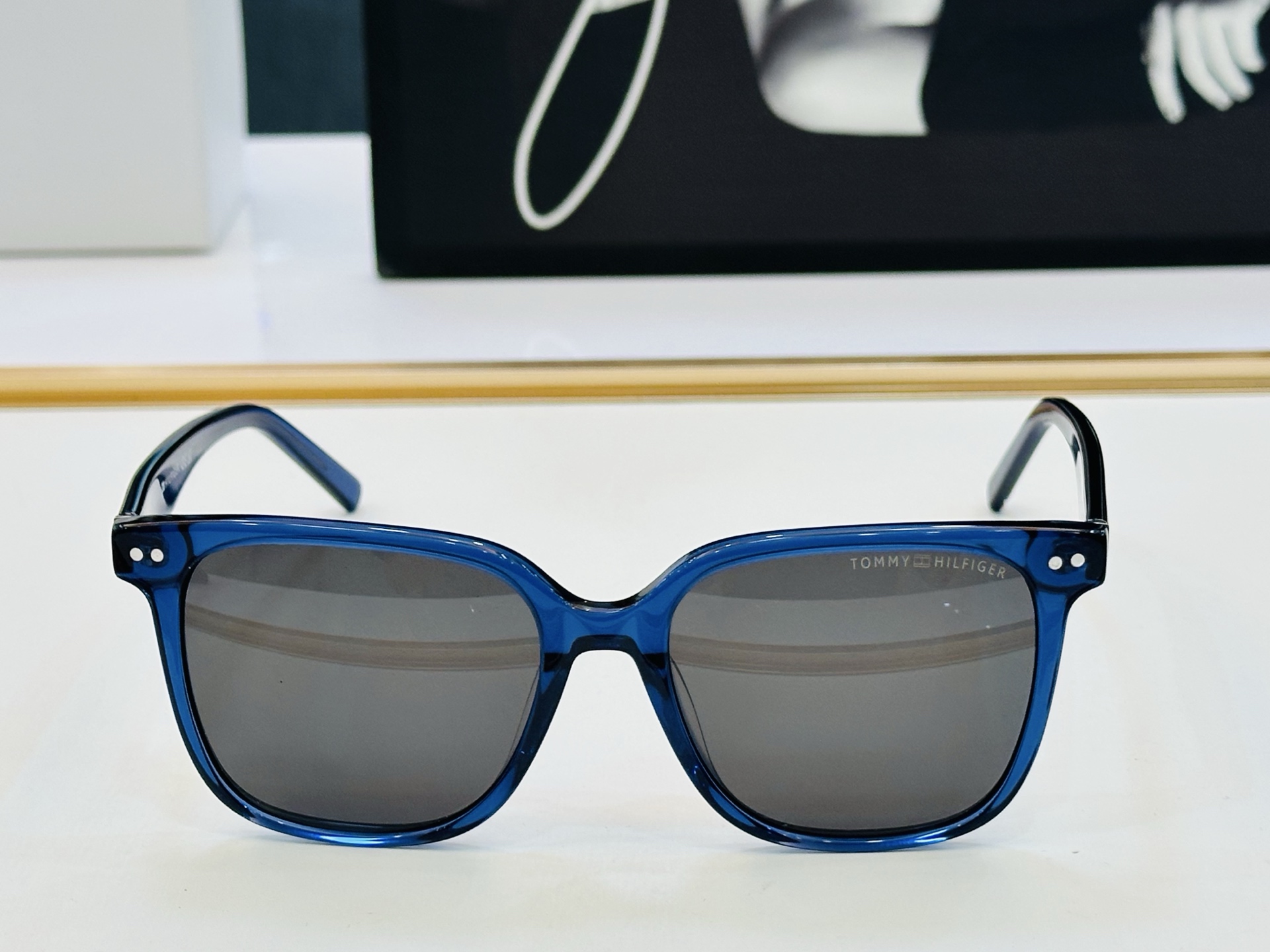 官网同步发售TOMMY HILFIGER 板材框 TH2211/S SIZE：53口17-145 L简单
