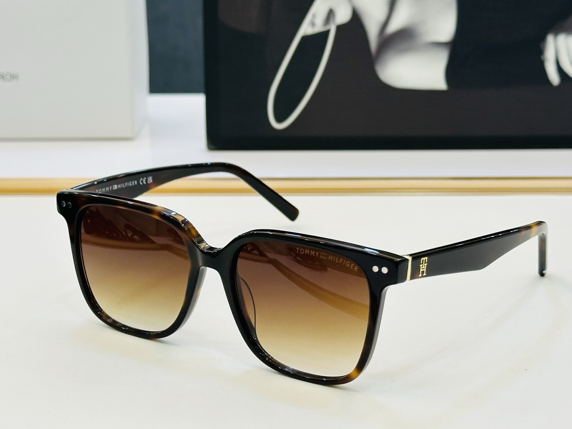 官网同步发售TOMMY HILFIGER 板材框 TH2211/S SIZE：53口17-145 L简单