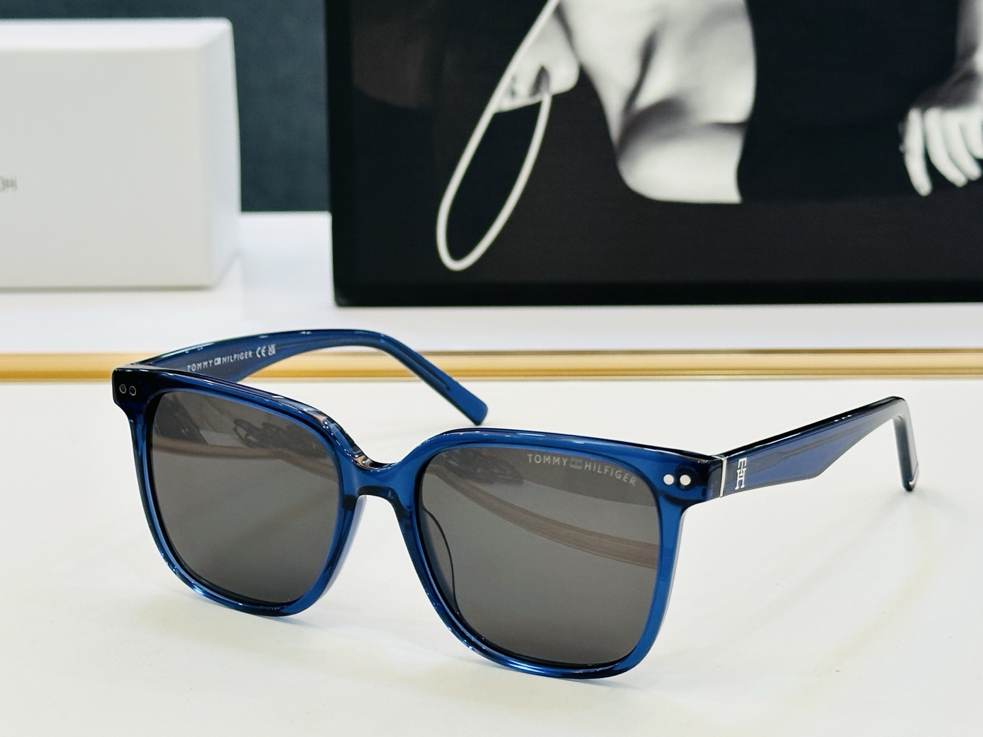 官网同步发售TOMMY HILFIGER 板材框 TH2211/S SIZE：53口17-145 L简单