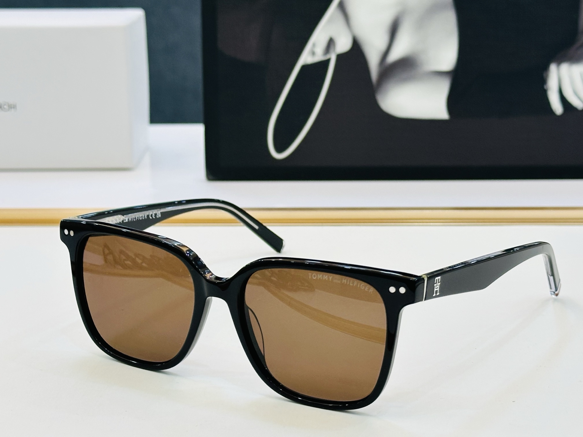官网同步发售TOMMY HILFIGER 板材框 TH2211/S SIZE：53口17-145 L简单
