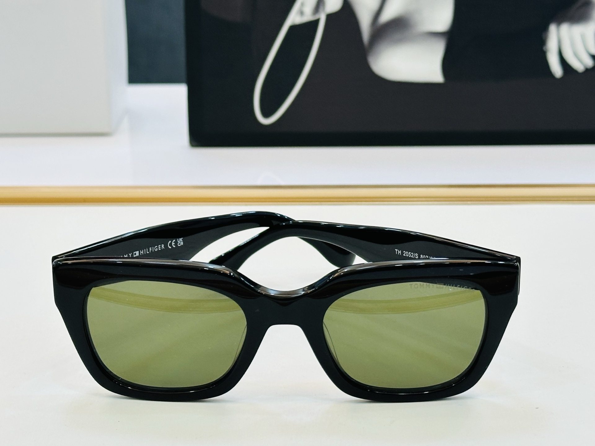 官网同步发售TOMMY HILFIGER 板材框 TH2052/S SIZE：51口22-145 L简单