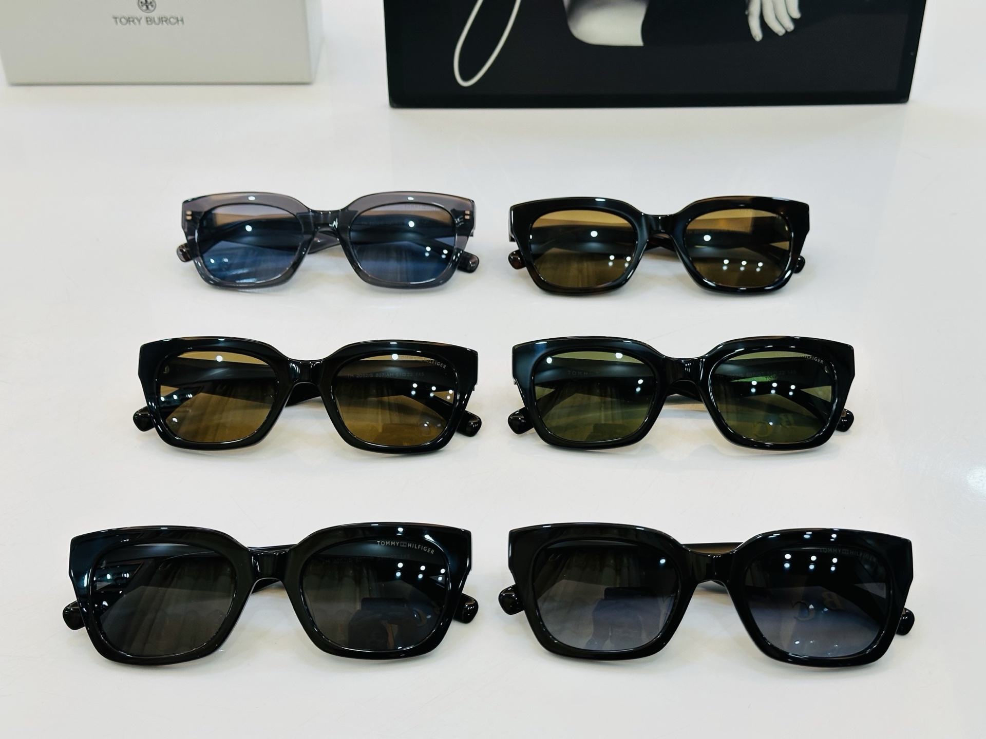 官网同步发售TOMMY HILFIGER 板材框 TH2052/S SIZE：51口22-145 L简单