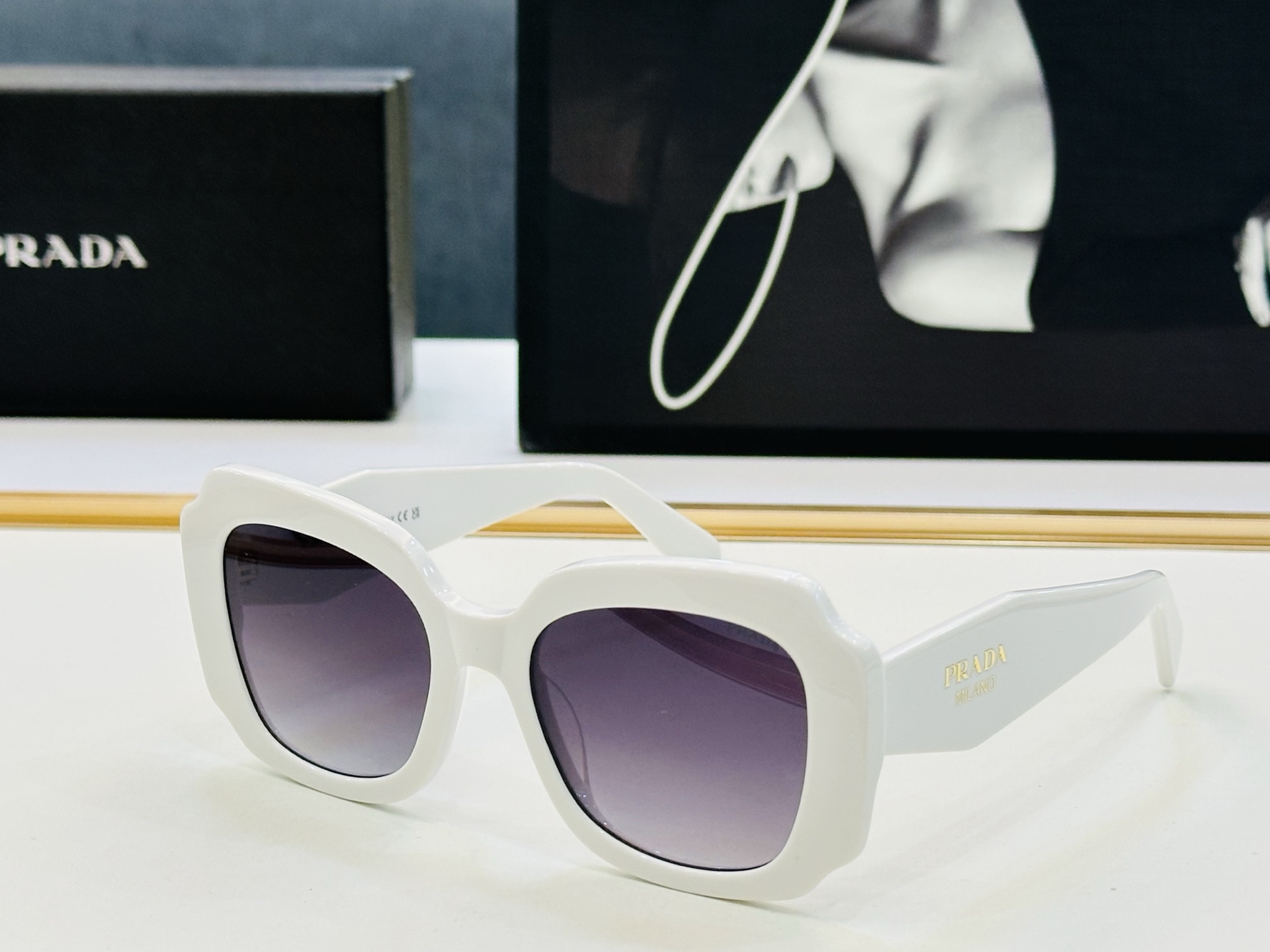 🔺PRAD*🔻普家 SPR16Y Size：51口21-145 眼镜系列堪称精湛制作 彰显独特个 L最新