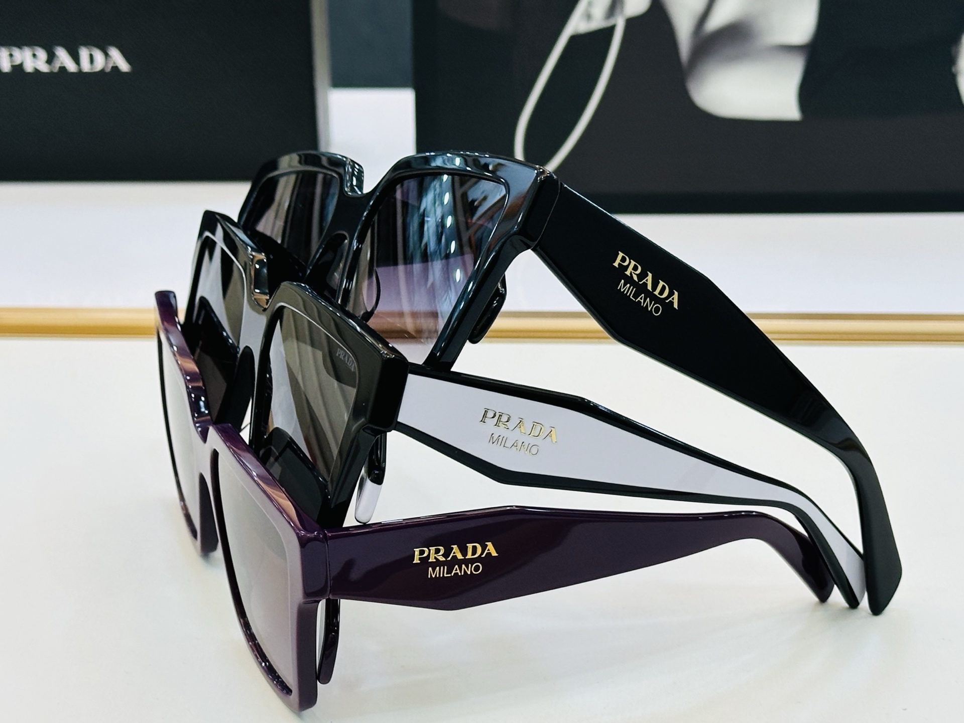 🔺PRAD*🔻普家 SPR24Z Size：56口18-145 眼镜系列堪称精湛制作 彰显独特个 L最新