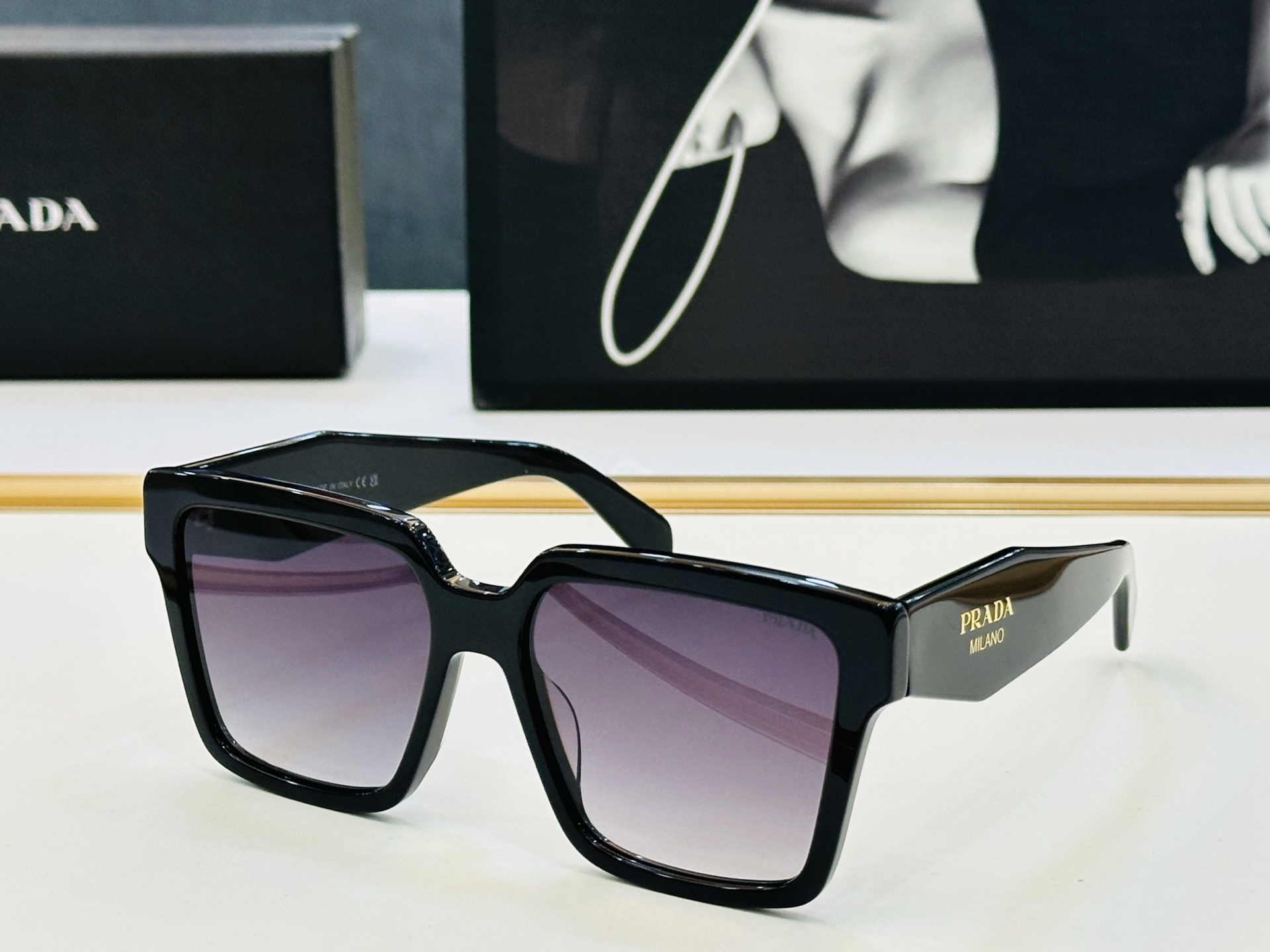 🔺PRAD*🔻普家 SPR24Z Size：56口18-145 眼镜系列堪称精湛制作 彰显独特个 L最新