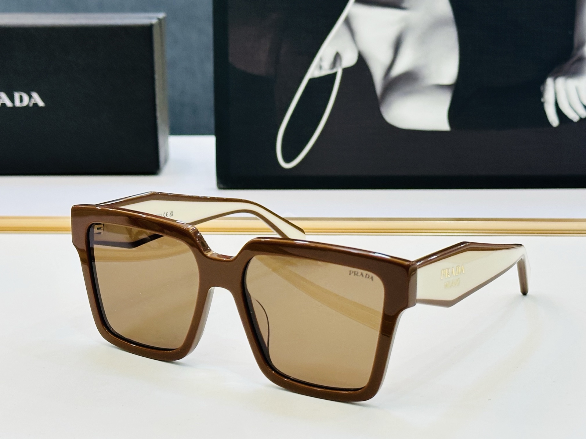 🔺PRAD*🔻普家 SPR24Z Size：56口18-145 眼镜系列堪称精湛制作 彰显独特个 L最新