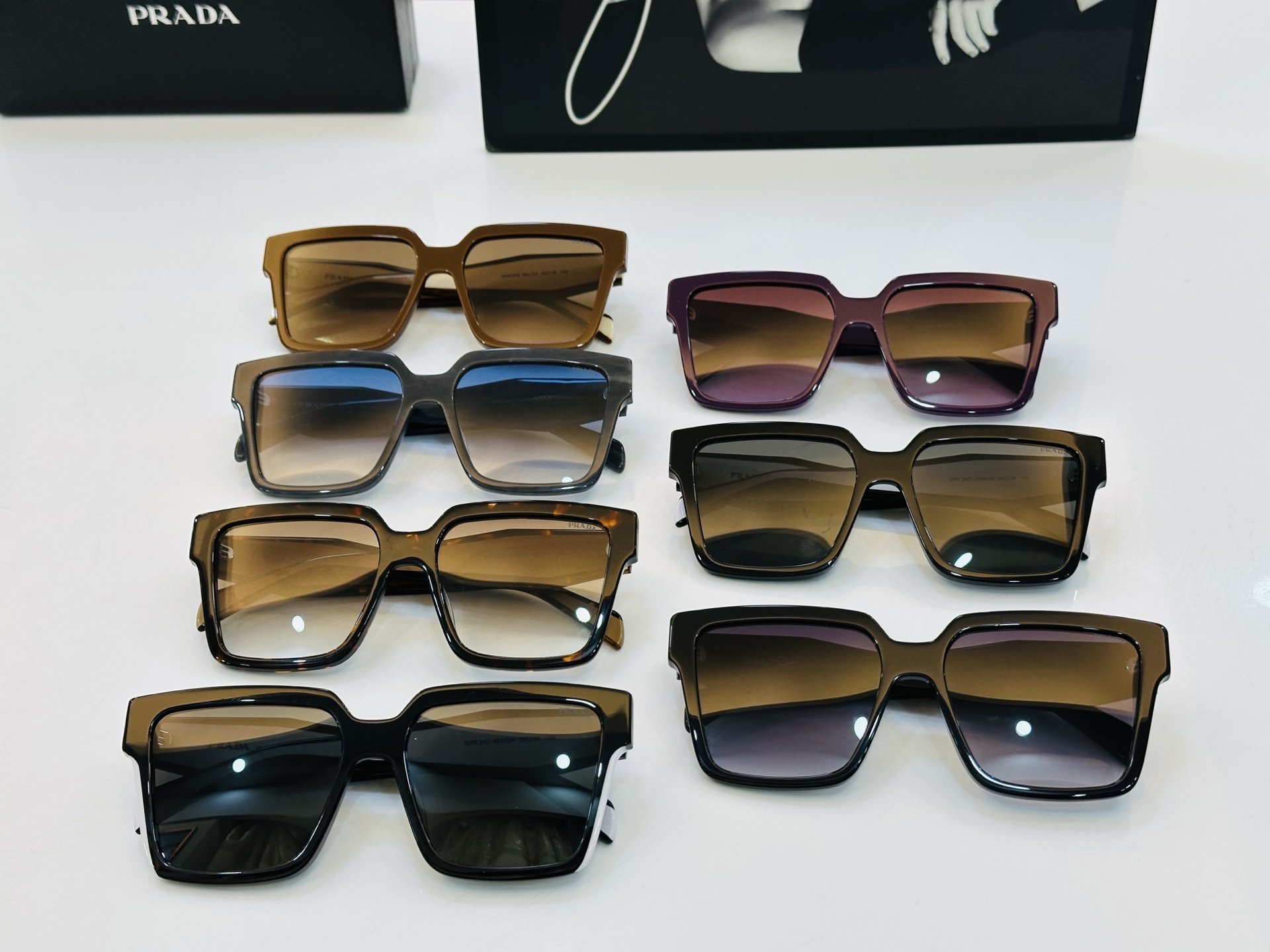 🔺PRAD*🔻普家 SPR24Z Size：56口18-145 眼镜系列堪称精湛制作 彰显独特个 L最新