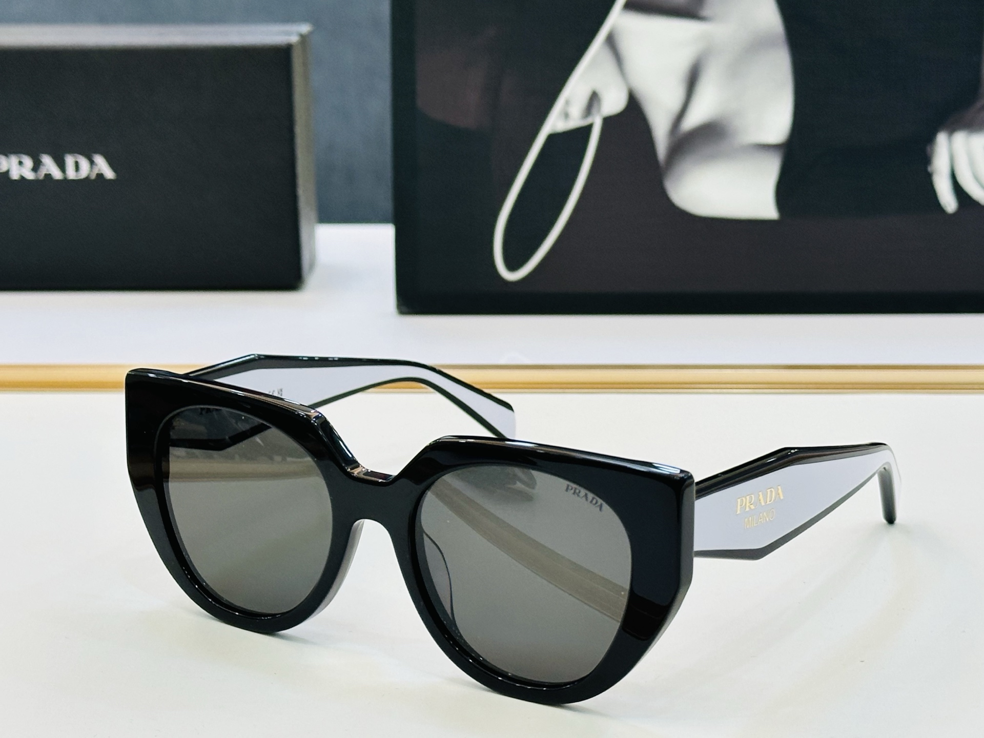 🔺PRAD*🔻普家 SPR14WS Size：52口21-145 眼镜系列堪称精湛制作 彰显独特个 L最
