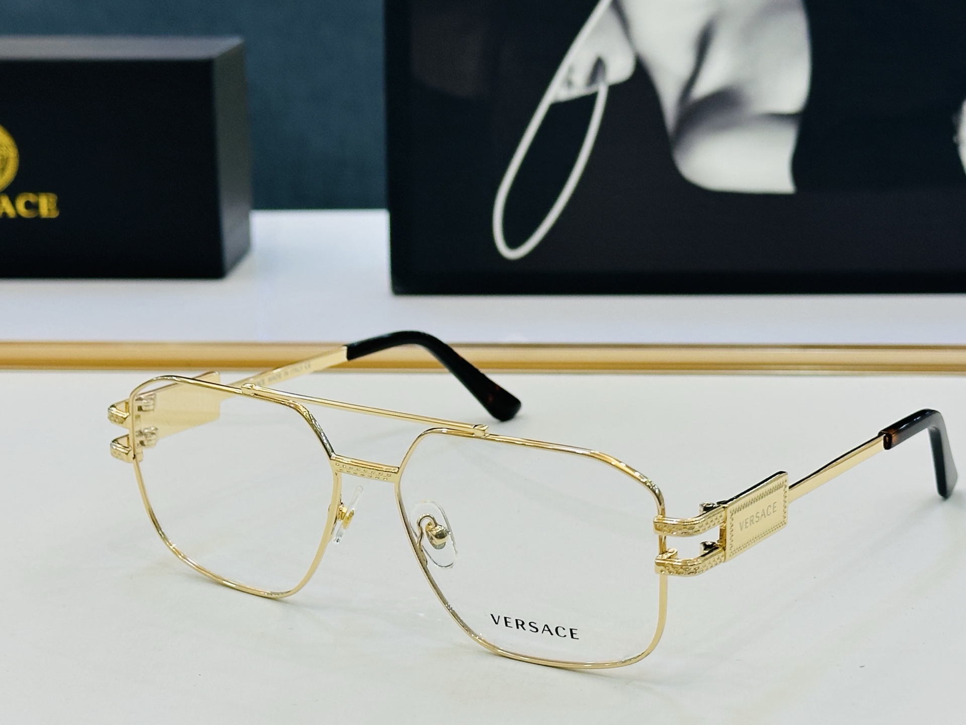 🎉🎉范思家 VERSACE✨✨✨MODEL：VE1302 Size：57口15-140 ✨L 有范