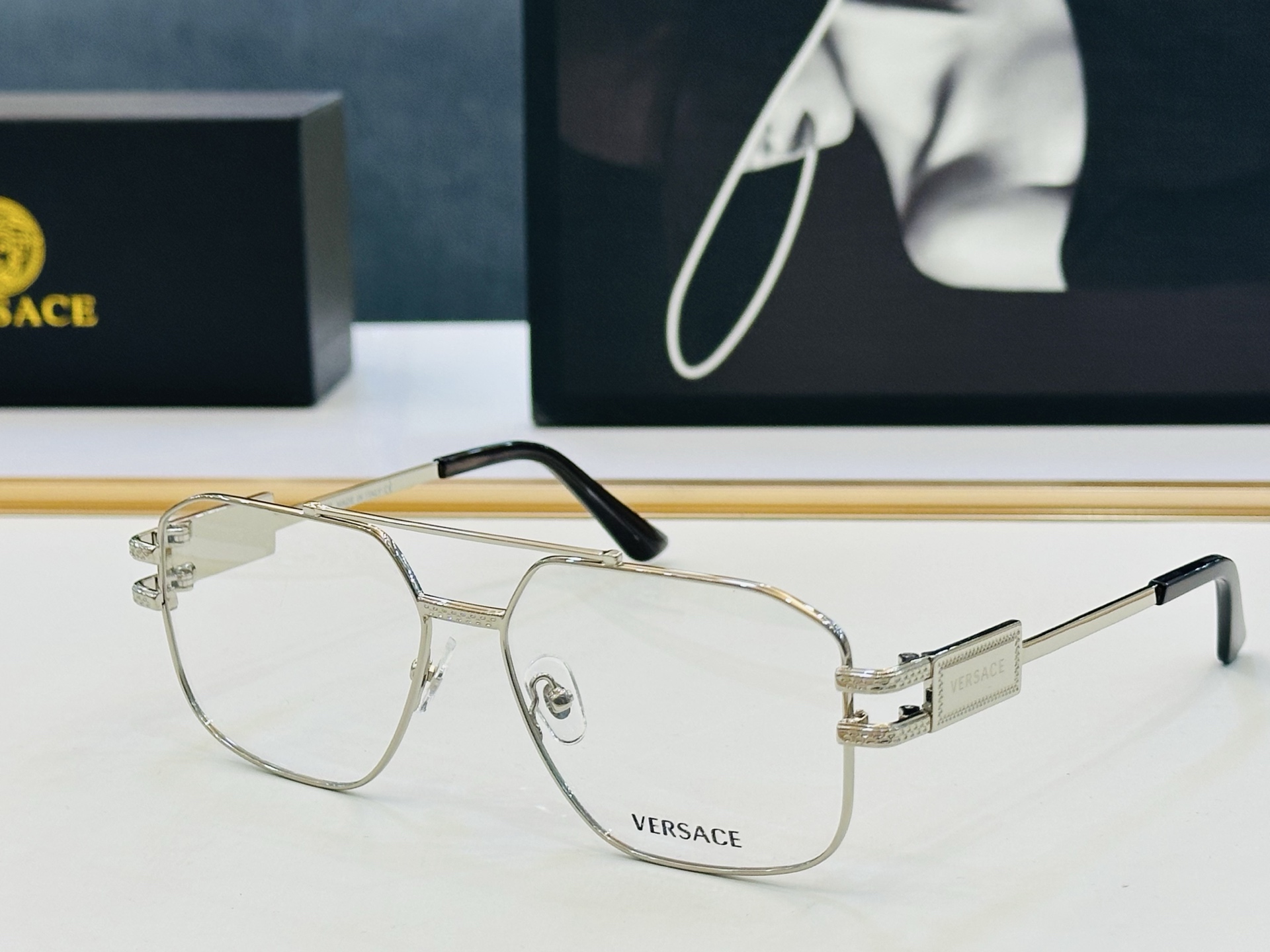 🎉🎉范思家 VERSACE✨✨✨MODEL：VE1302 Size：57口15-140 ✨L 有范