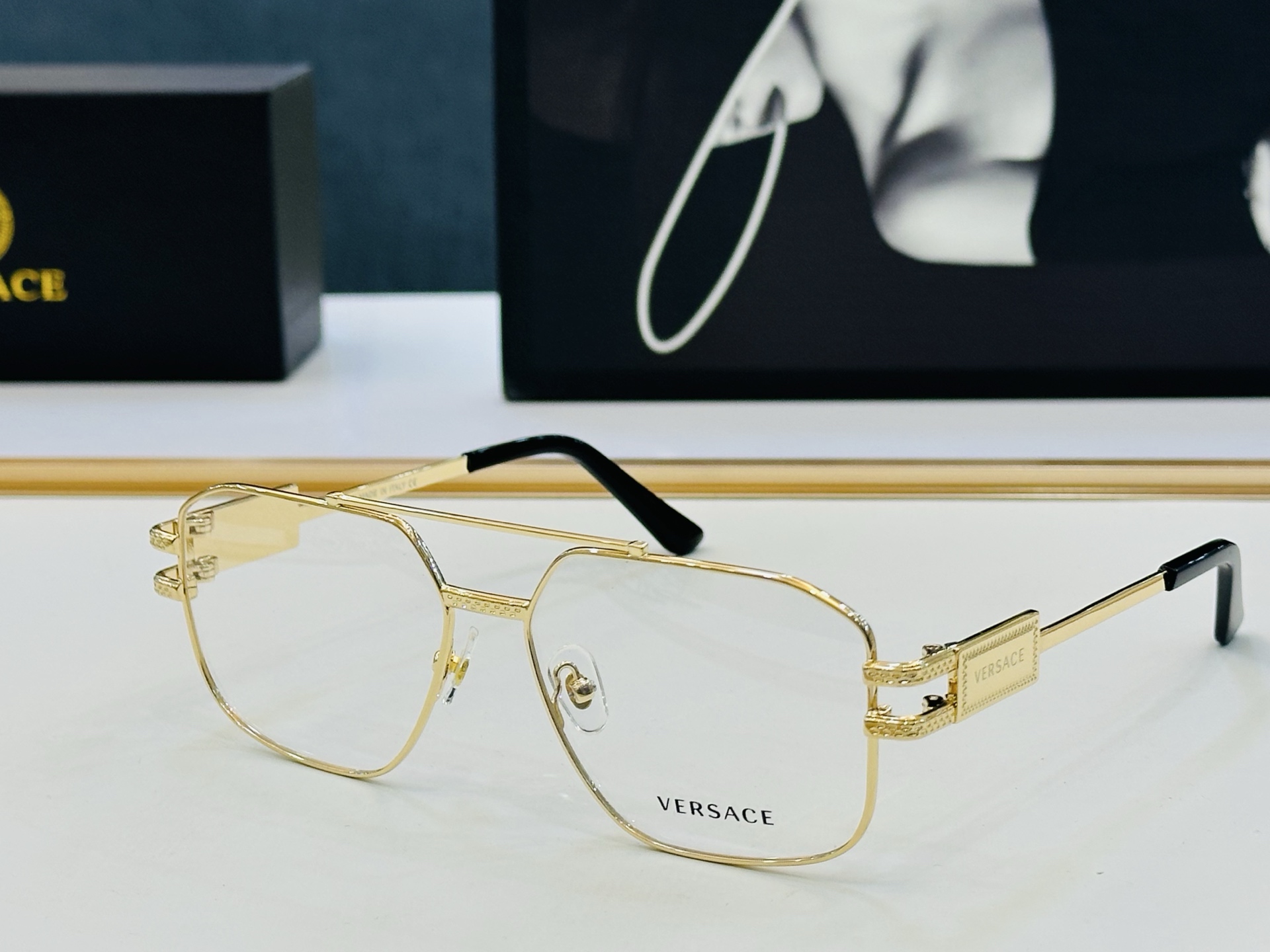 🎉🎉范思家 VERSACE✨✨✨MODEL：VE1302 Size：57口15-140 ✨L 有范