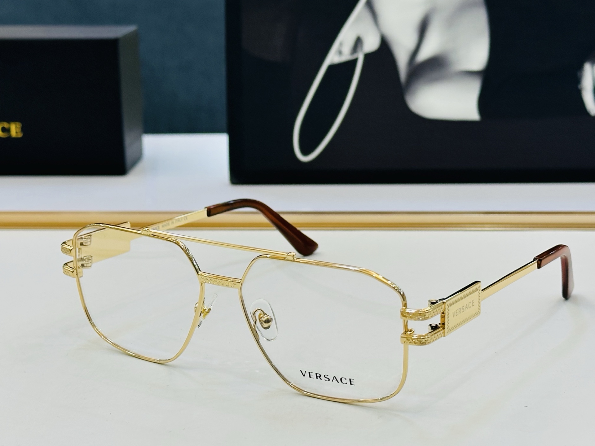 🎉🎉范思家 VERSACE✨✨✨MODEL：VE1302 Size：57口15-140 ✨L 有范