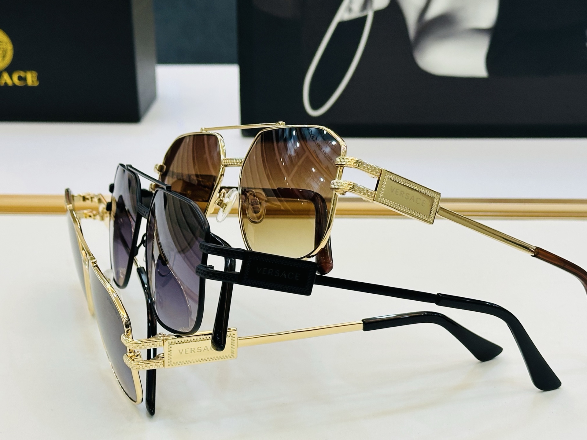 🎉🎉范思家 VERSACE✨✨✨MODEL：VE1302 Size：57口15-140 ✨L 有范