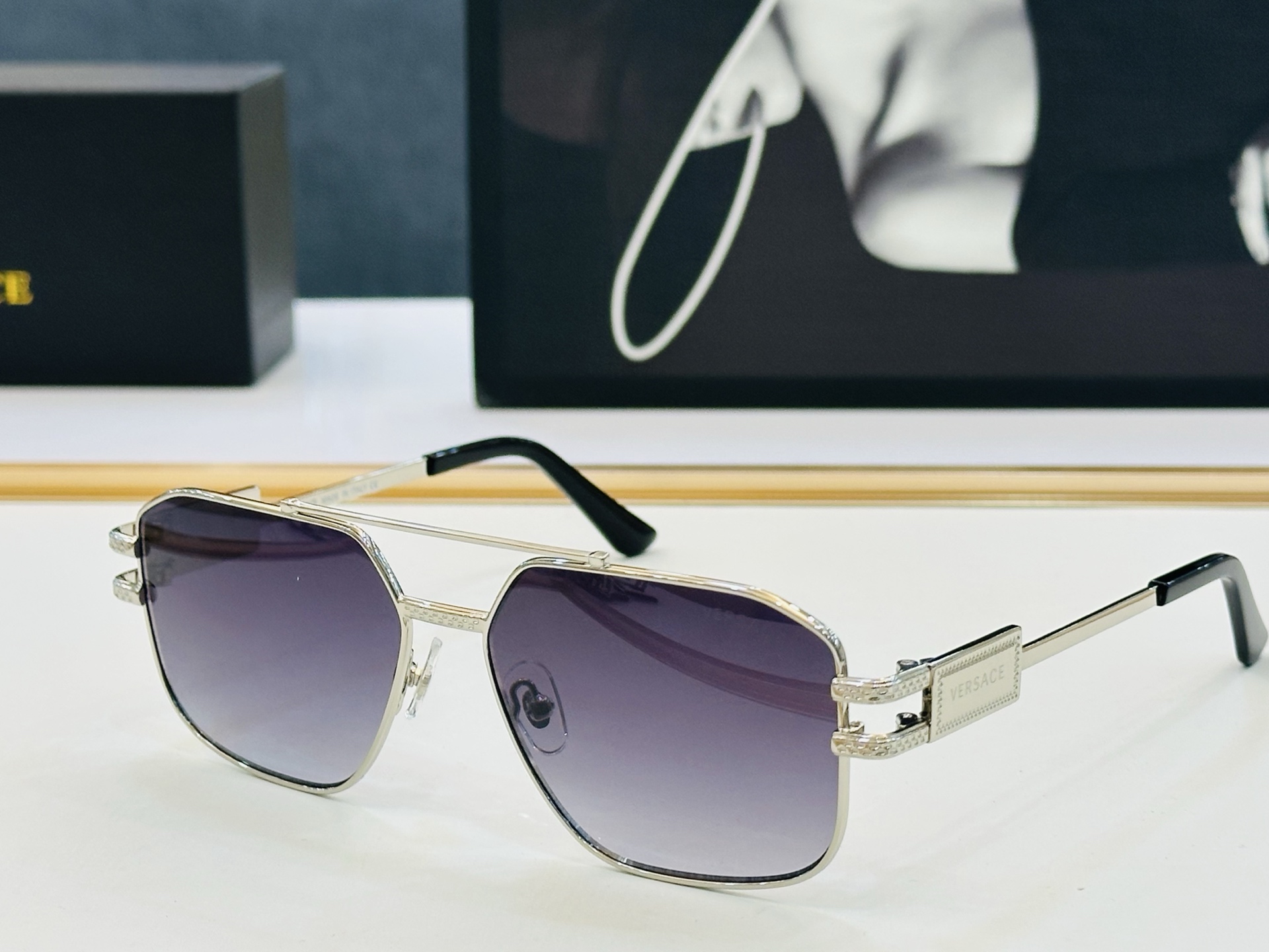 🎉🎉范思家 VERSACE✨✨✨MODEL：VE1302 Size：57口15-140 ✨L 有范