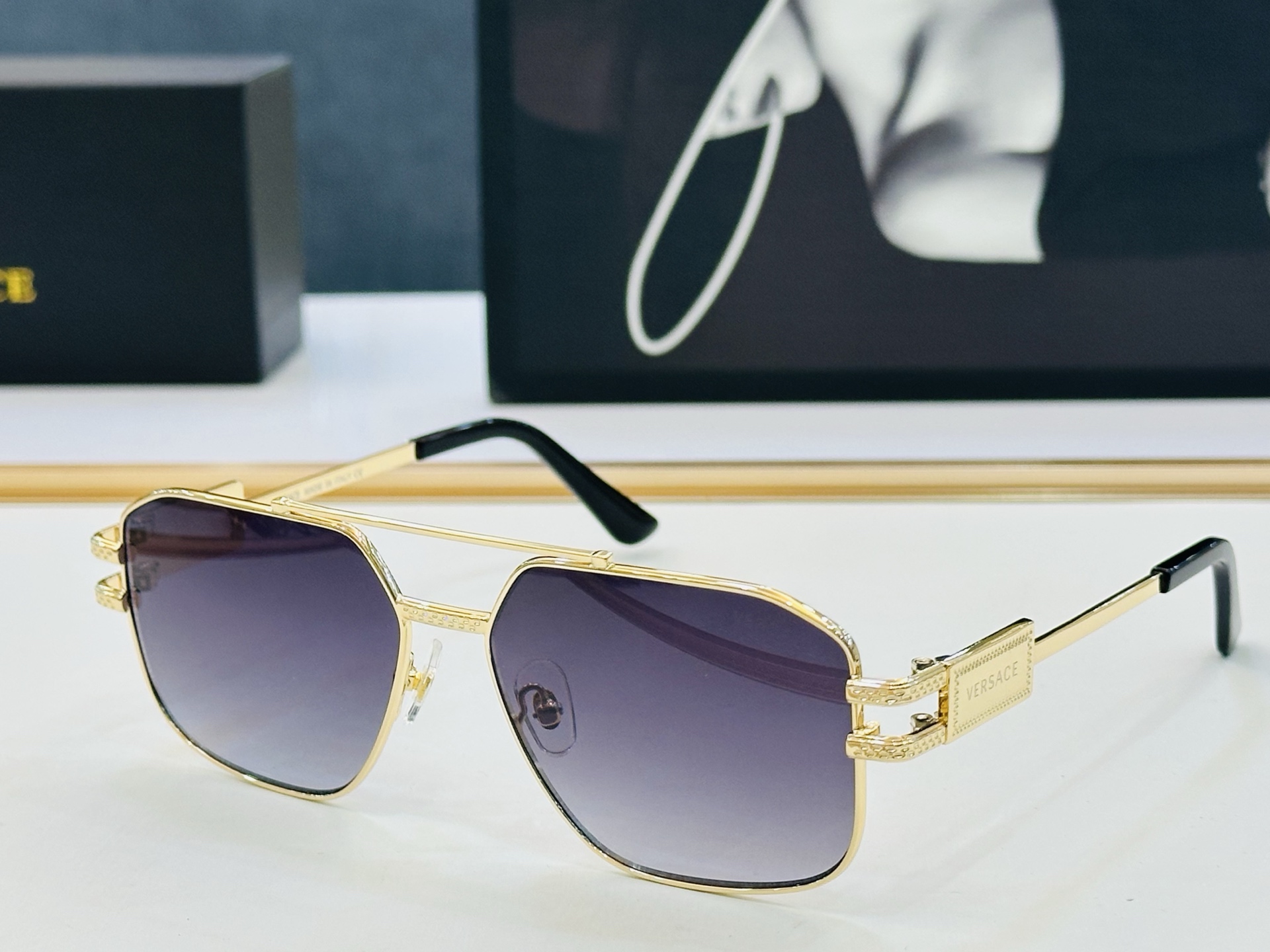 🎉🎉范思家 VERSACE✨✨✨MODEL：VE1302 Size：57口15-140 ✨L 有范