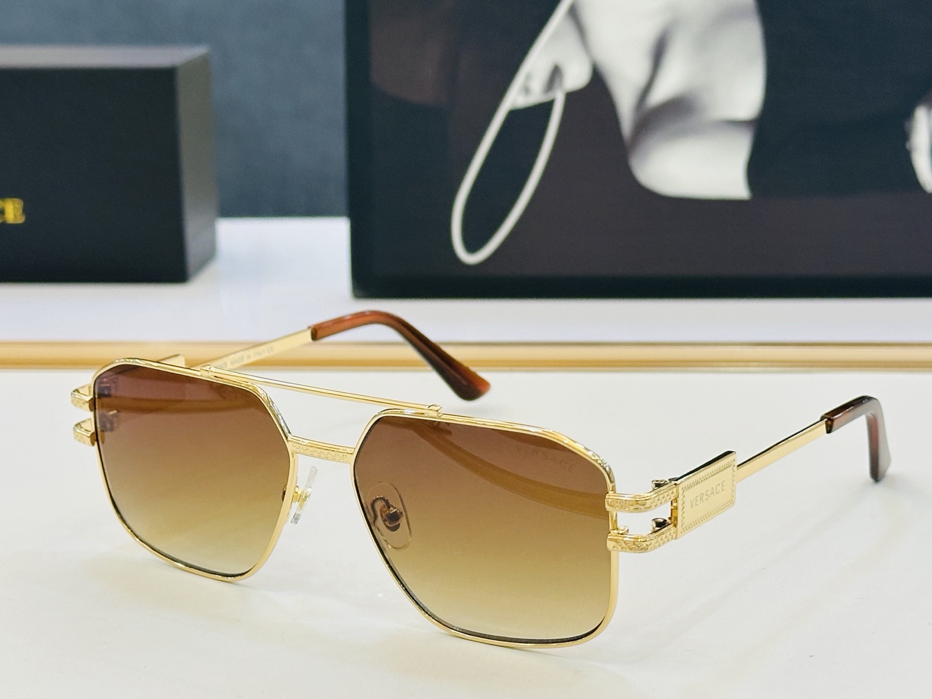 🎉🎉范思家 VERSACE✨✨✨MODEL：VE1302 Size：57口15-140 ✨L 有范